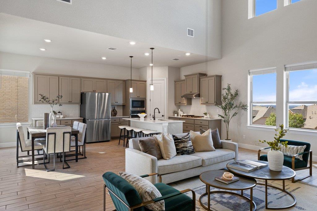 6800 Empresa DR