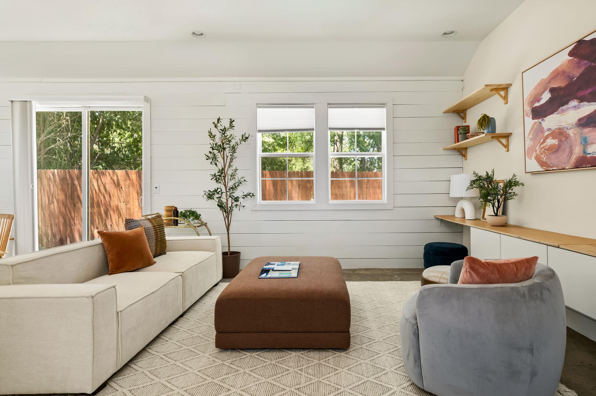 1176 Lott Ave