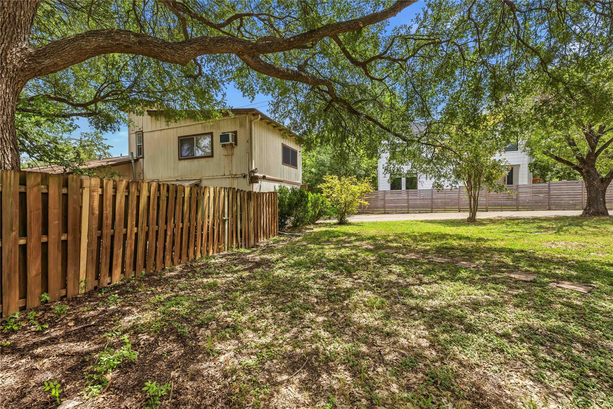 3305 Dolphin DR