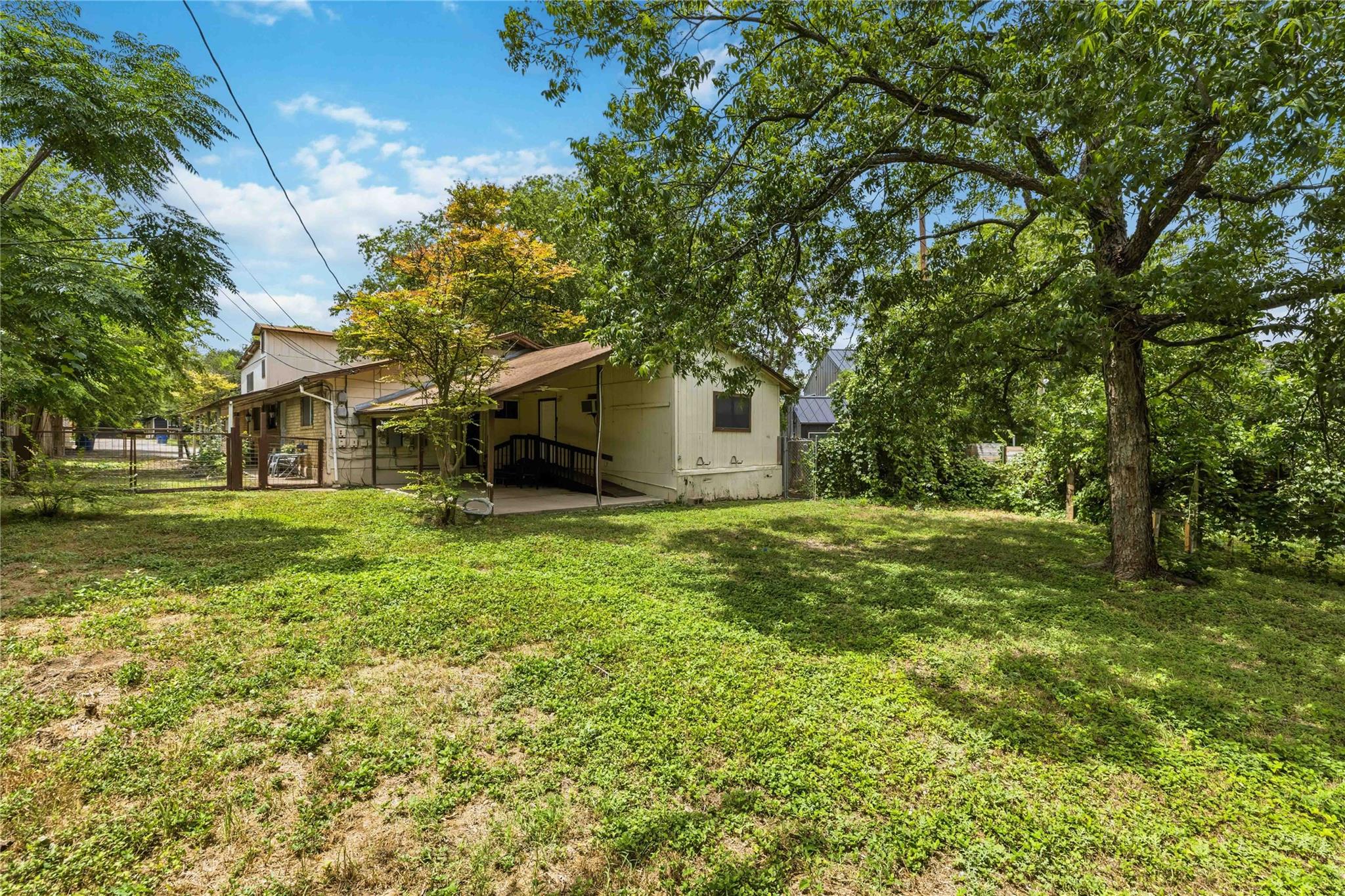 3305 Dolphin DR