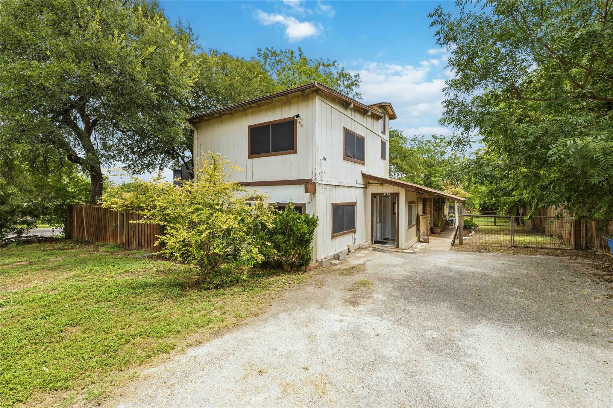 3305 Dolphin DR