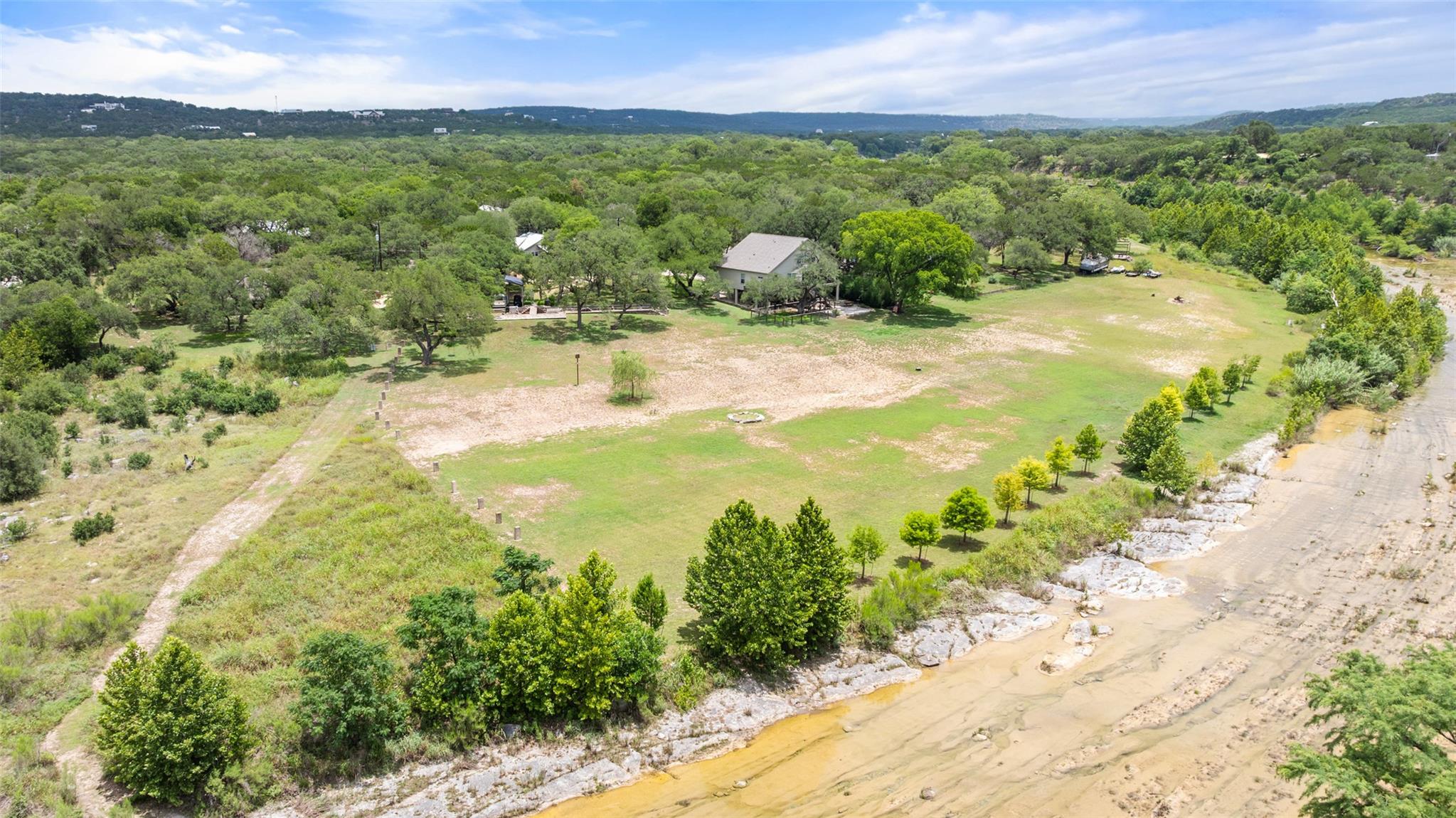 200 Rim RD