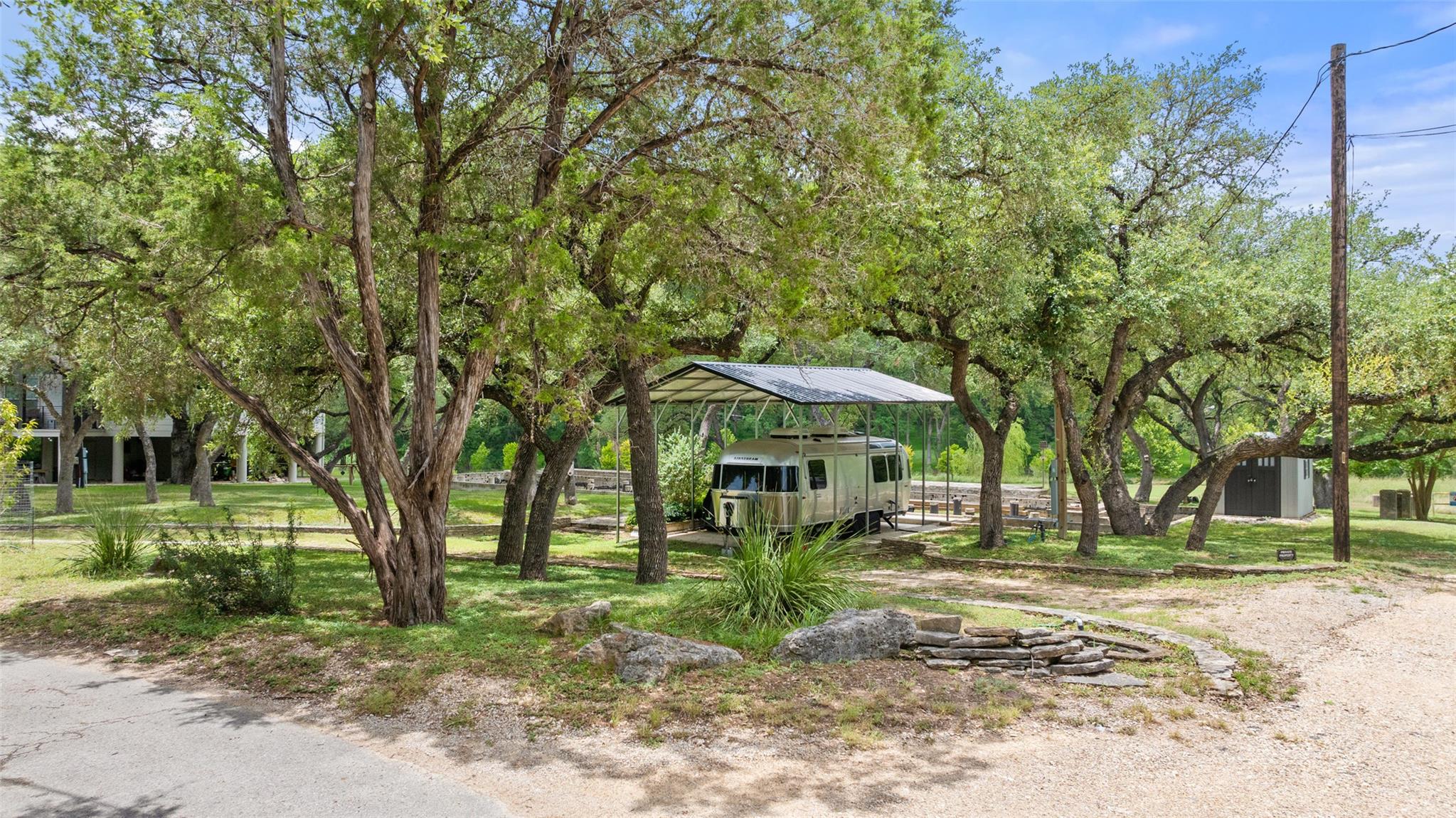 200 Rim RD