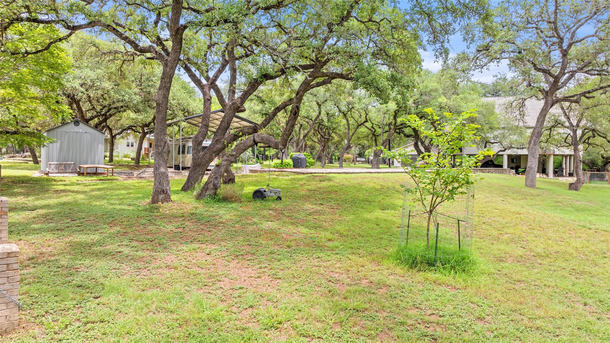 200 Rim RD