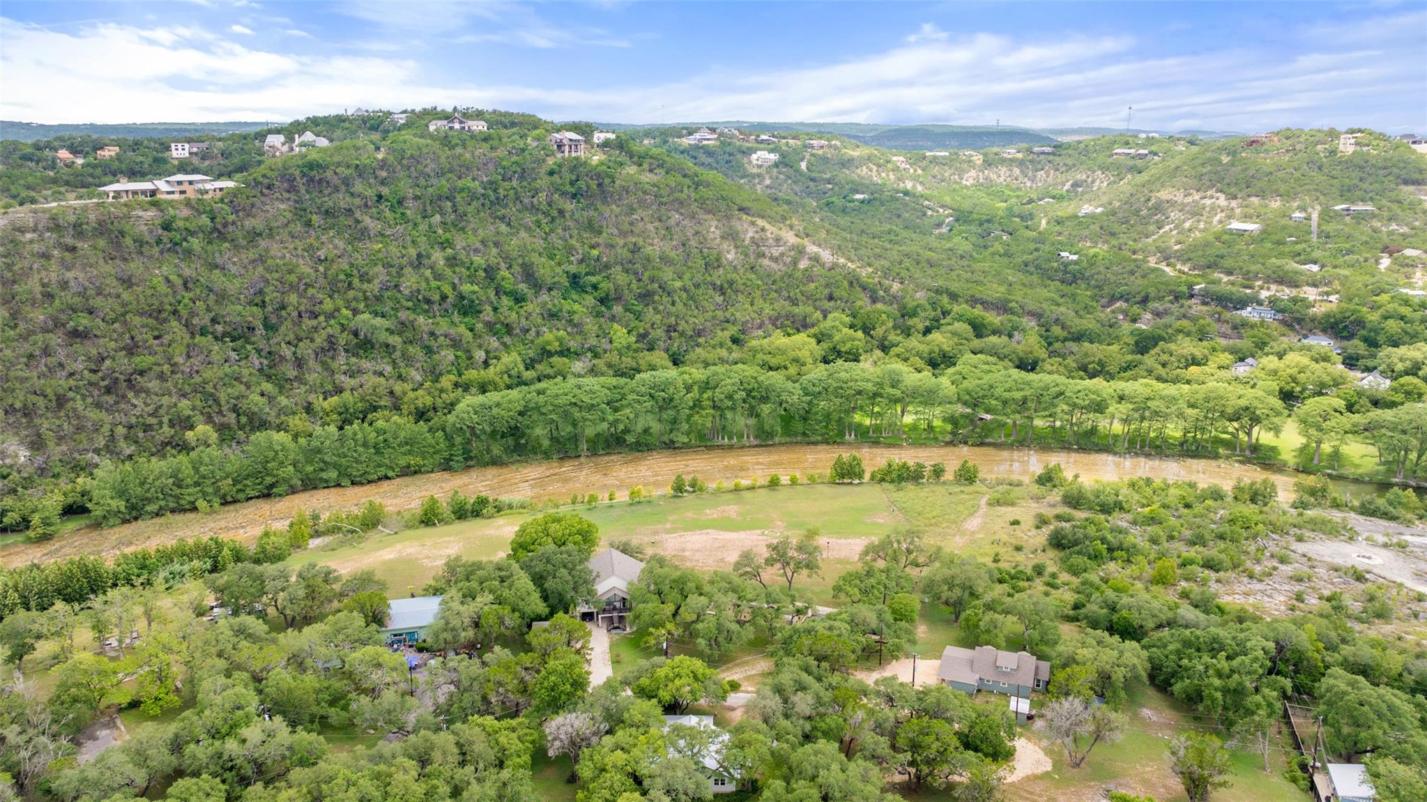 200 Rim RD
