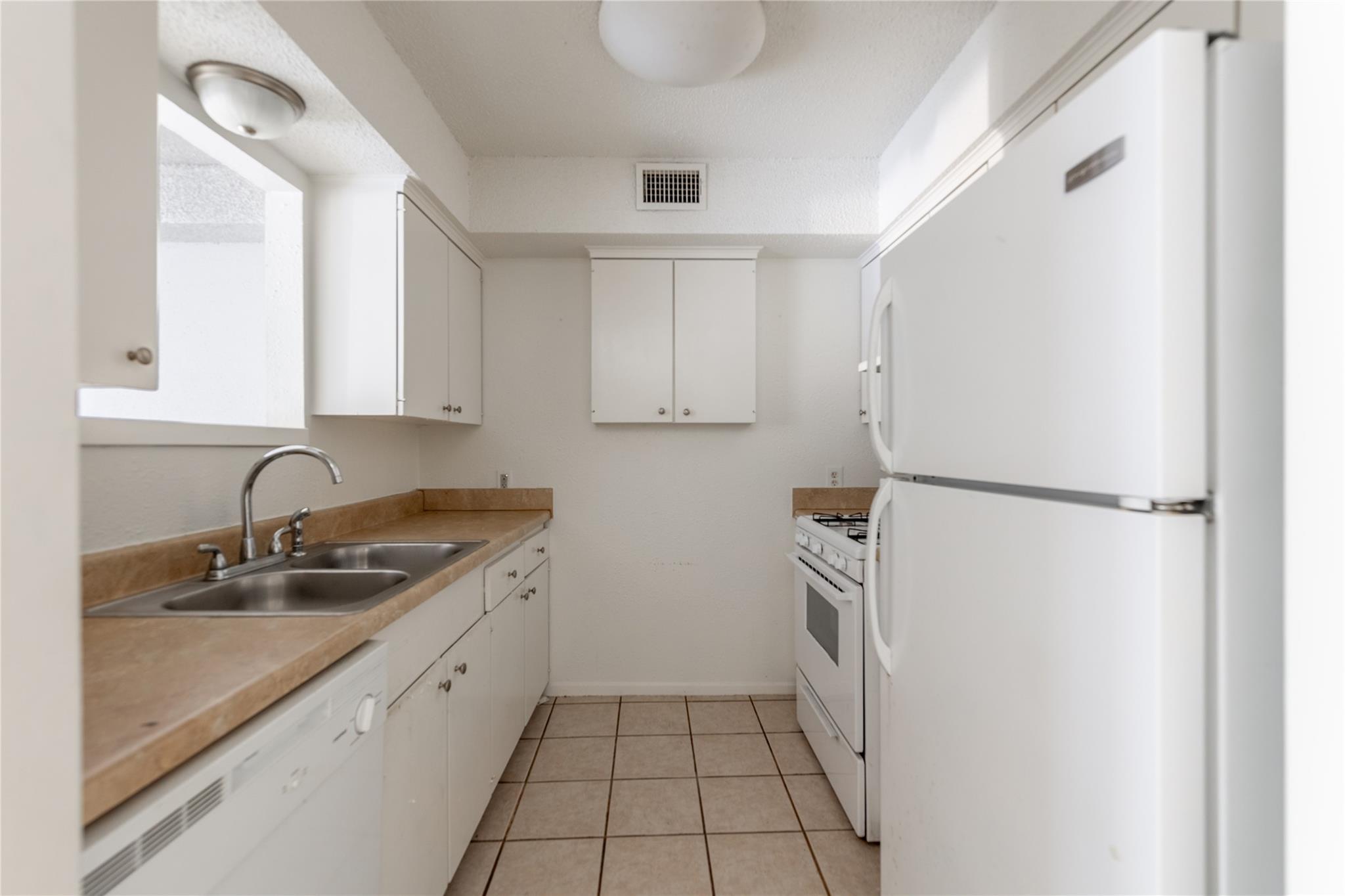 7200 Creekside DR # D Unit: A, B, C, & D