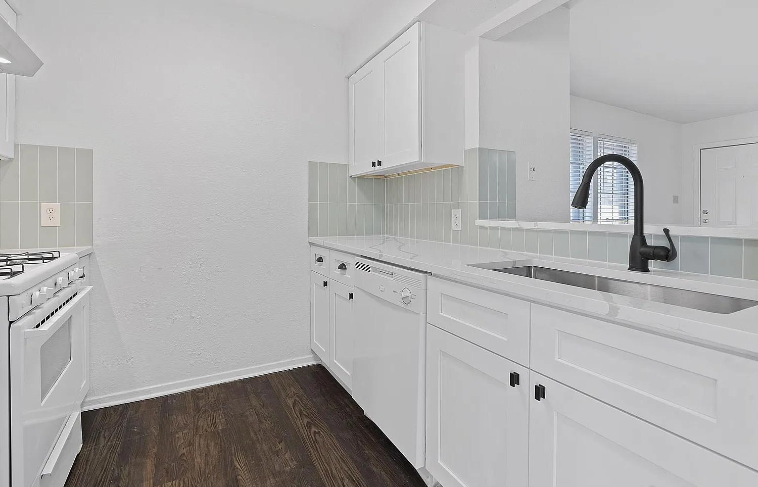 7200 Creekside DR # D Unit: A, B, C, & D