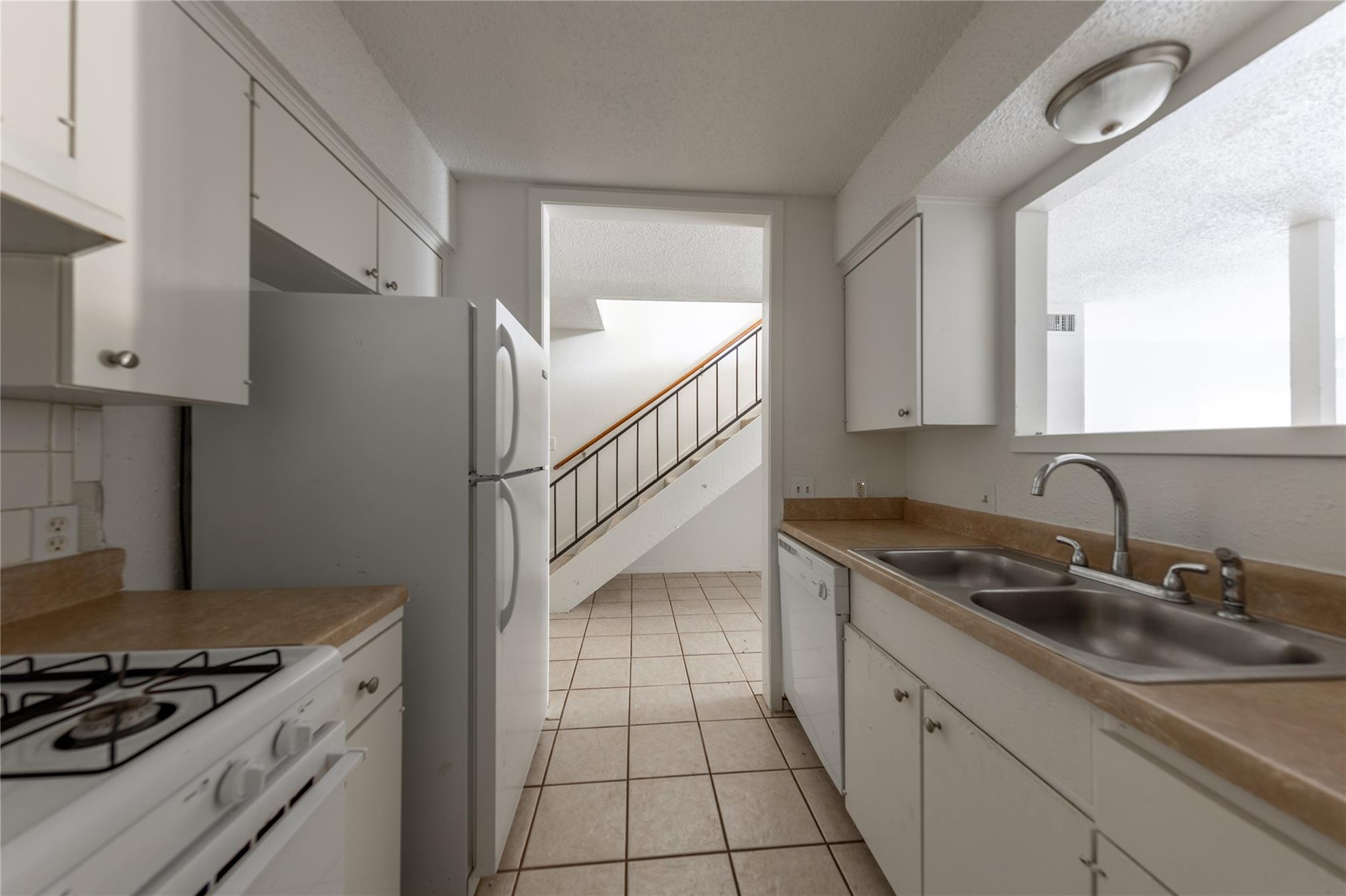 7200 Creekside DR # D Unit: A, B, C, & D