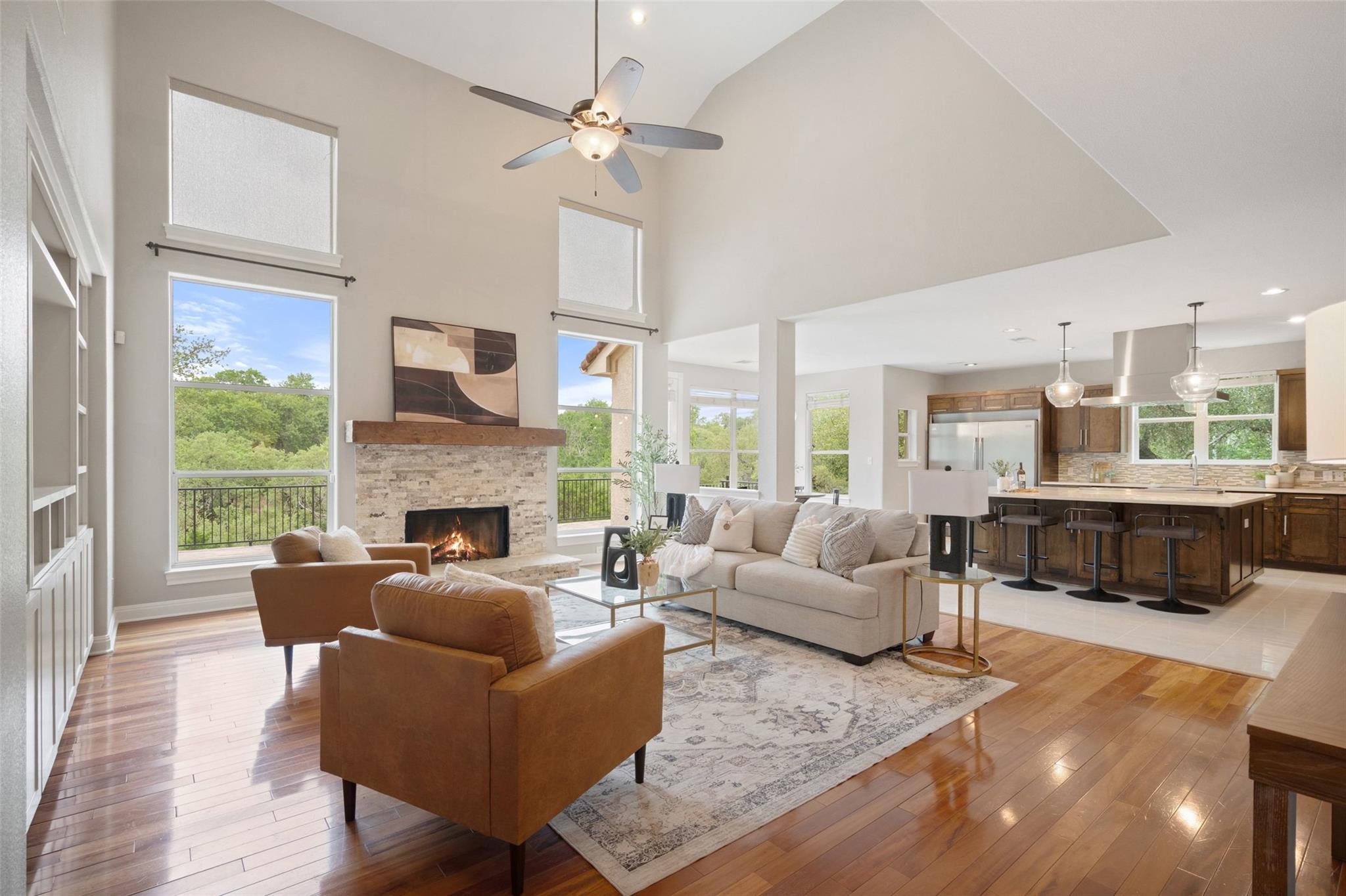 2901 Demona DR