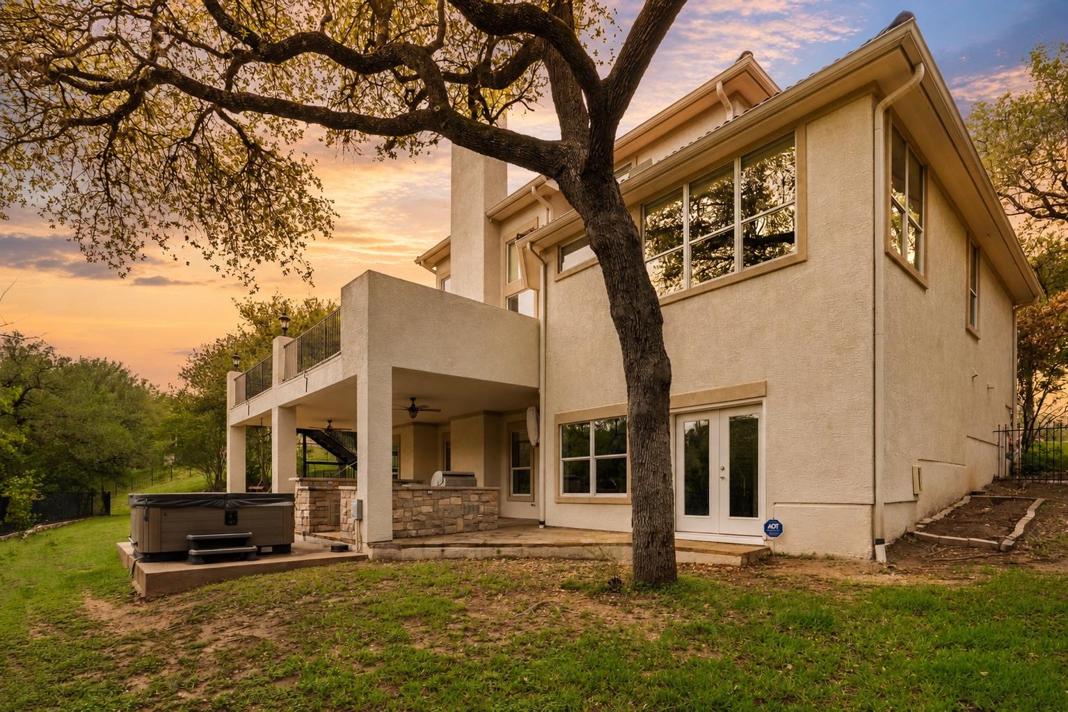 2901 Demona DR