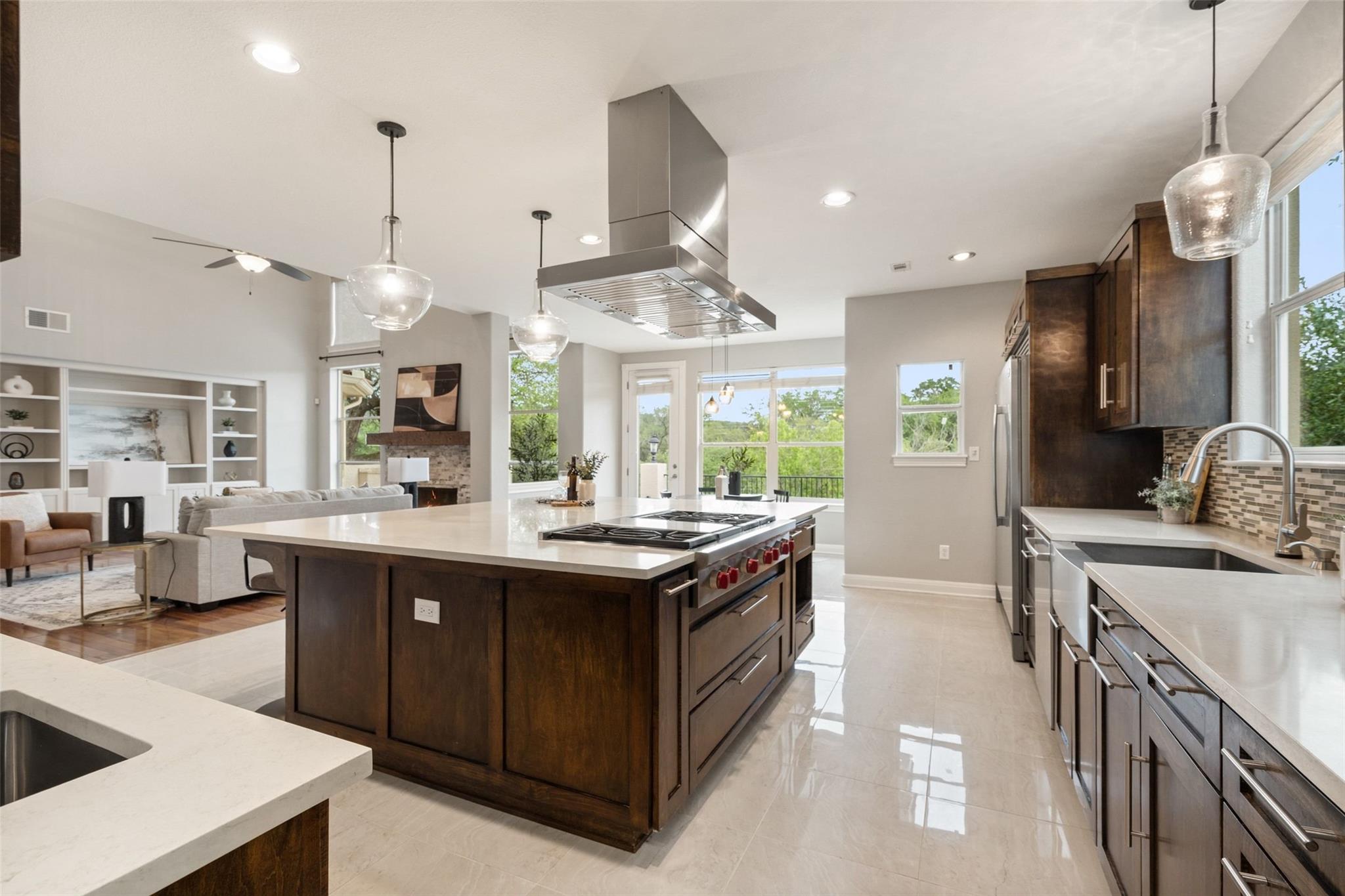 2901 Demona DR