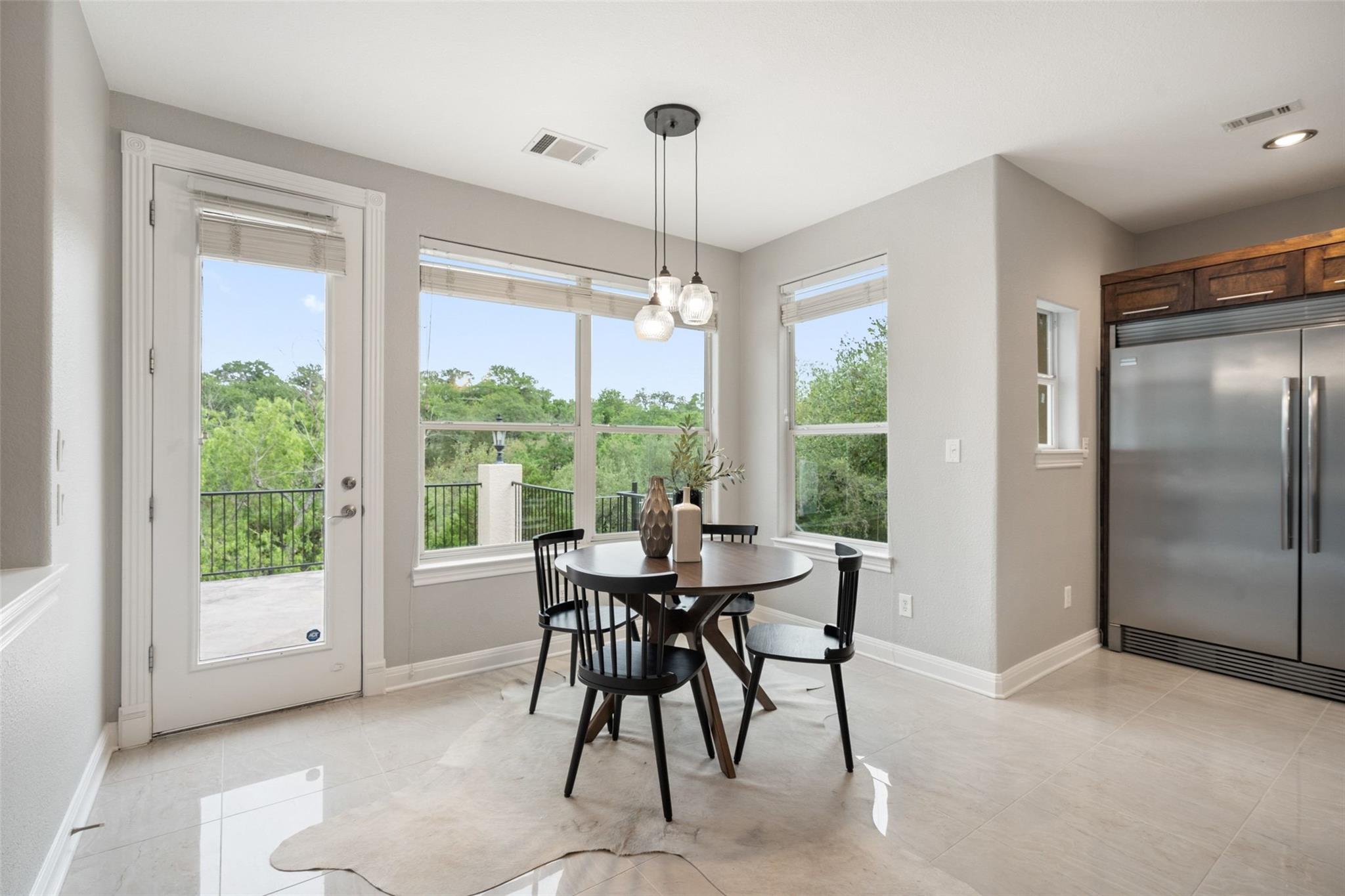 2901 Demona DR
