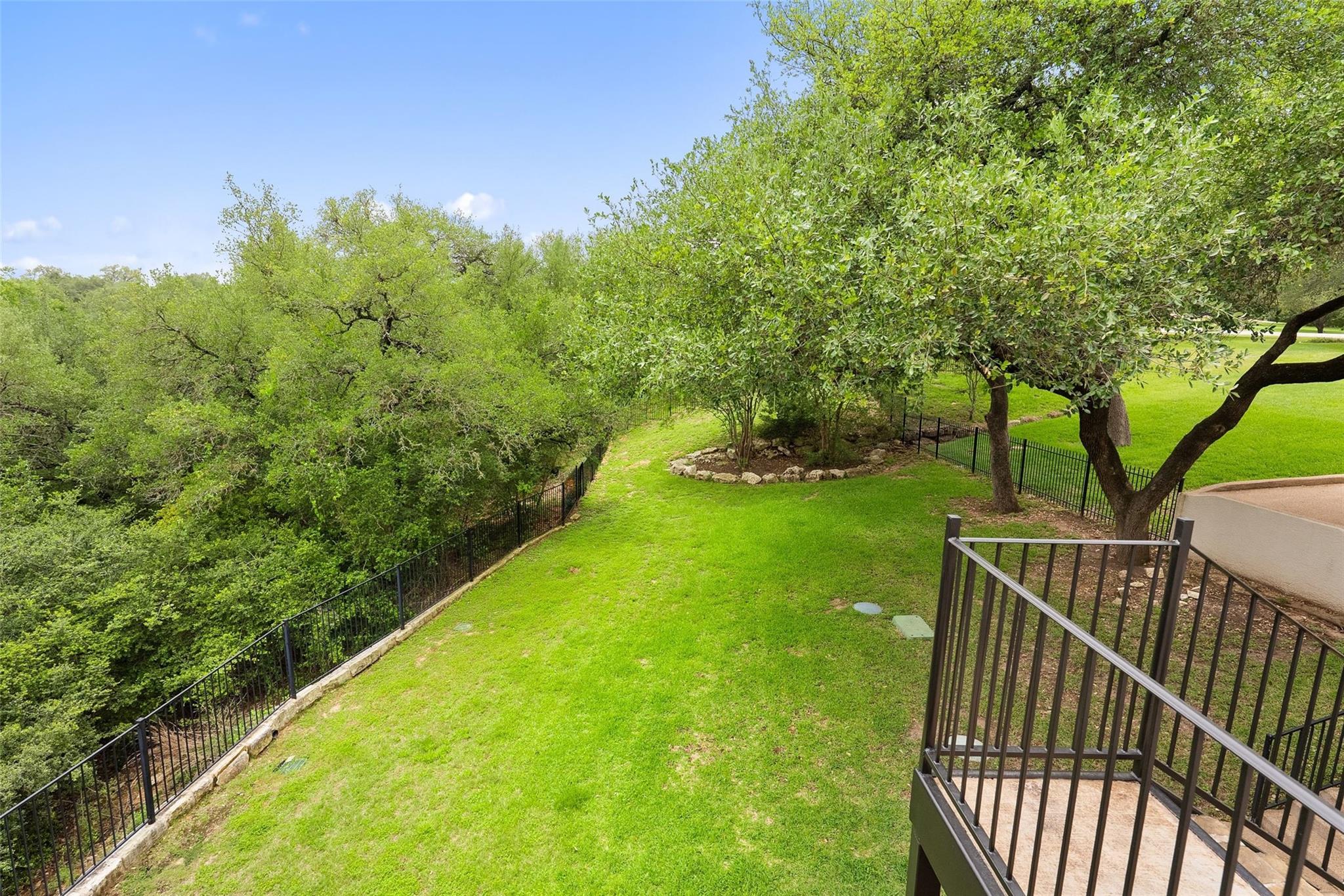 2901 Demona DR