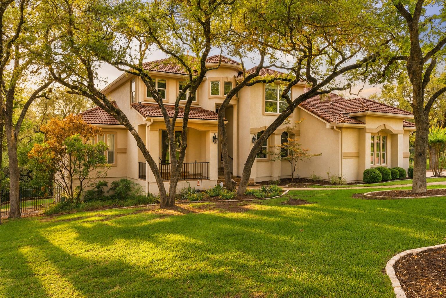 2901 Demona DR
