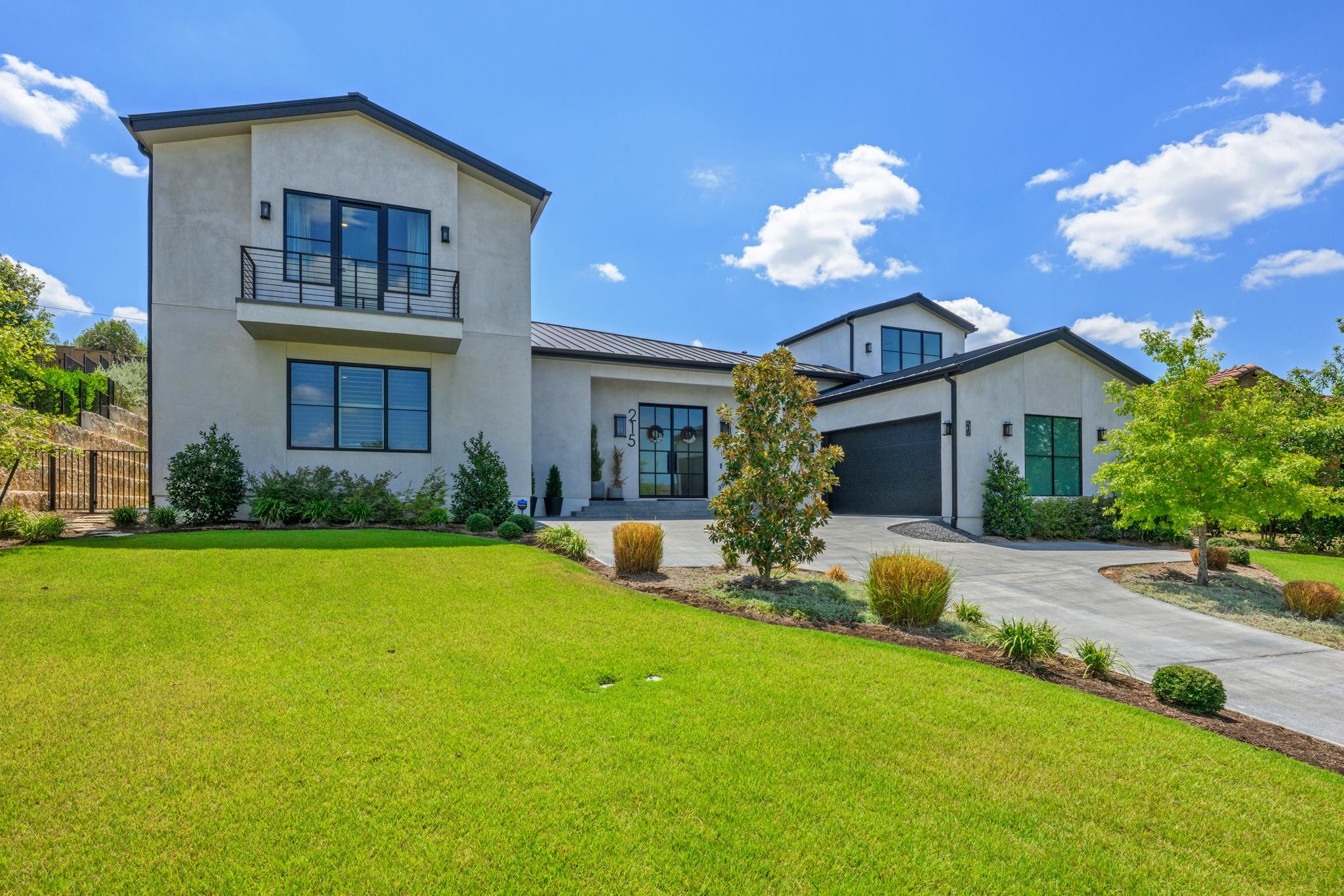 215 Golden Bear DR
