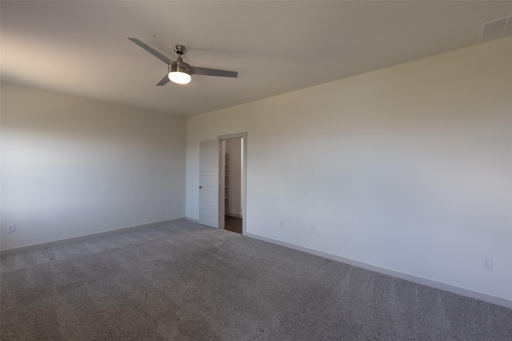 2913 Louris LN