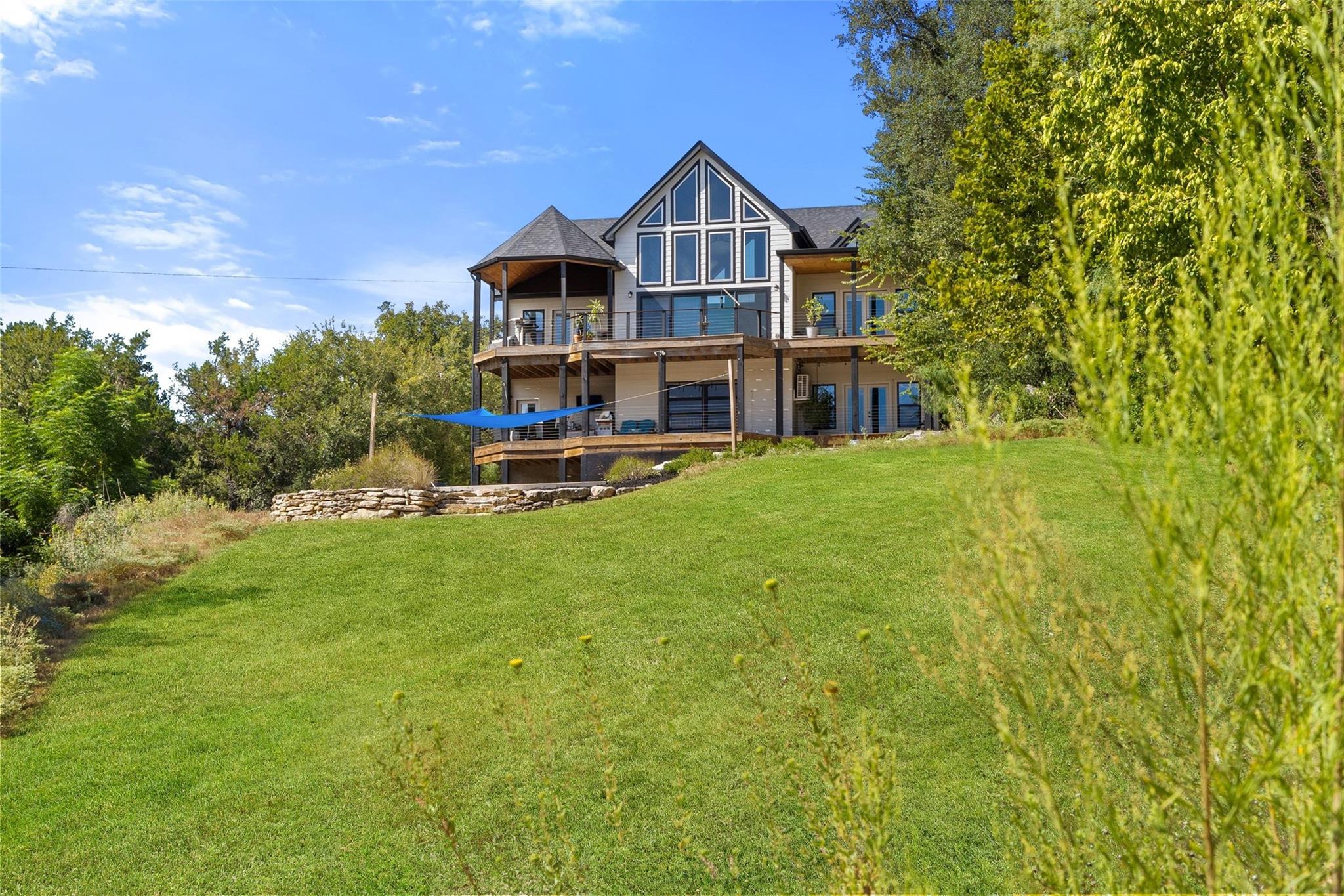 1289 Lakeshore DR