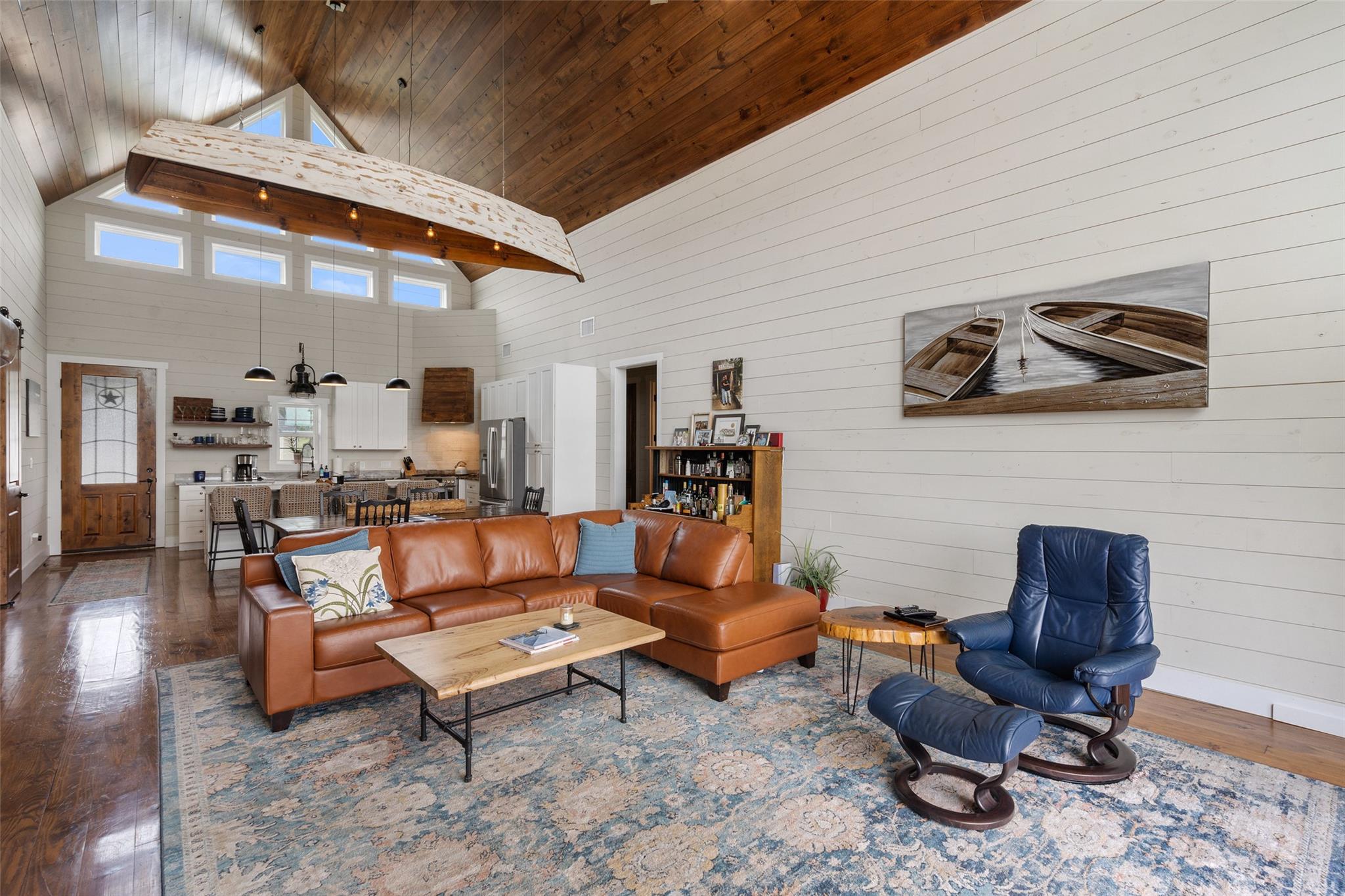 1289 Lakeshore DR