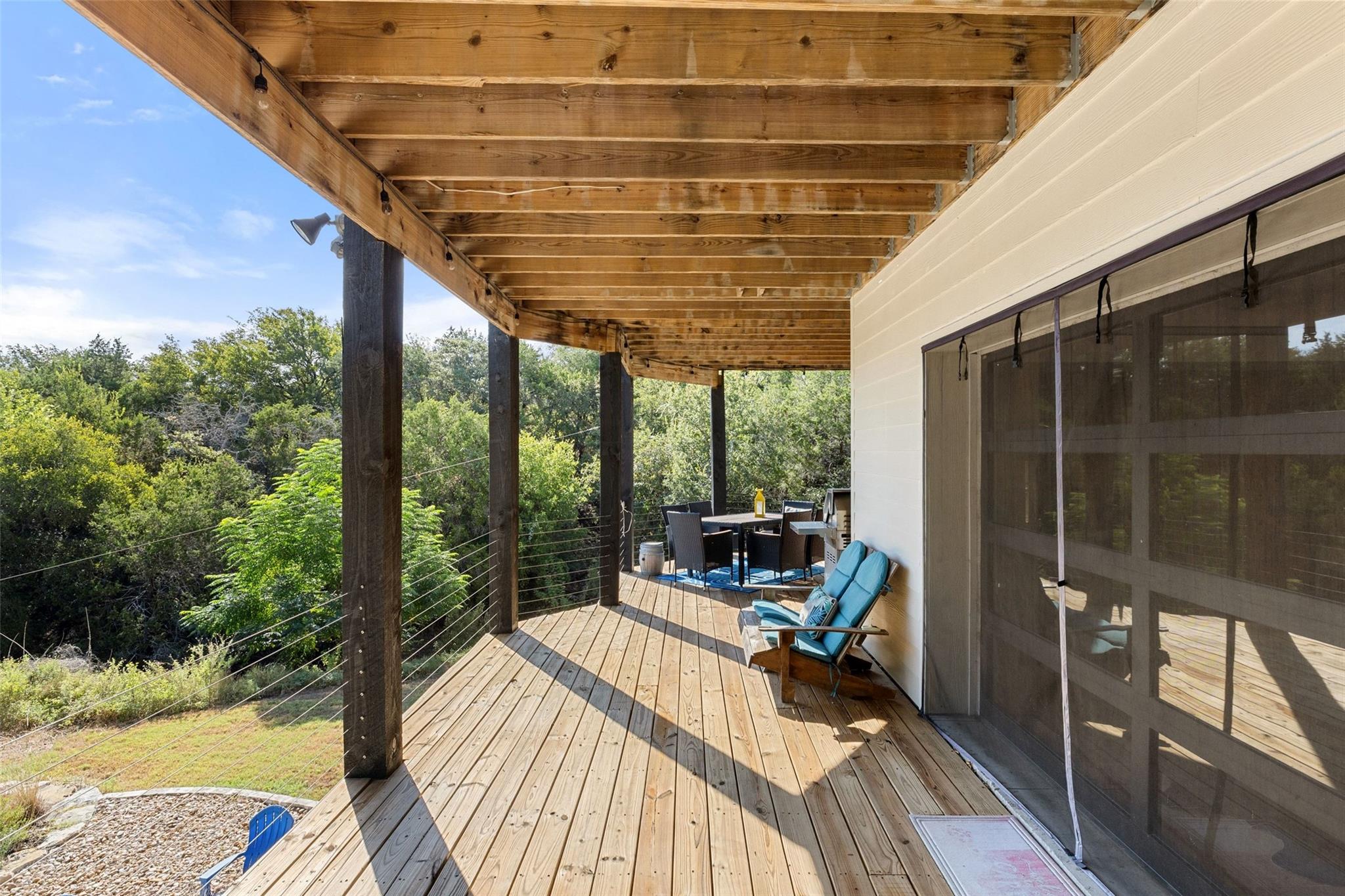 1289 Lakeshore DR