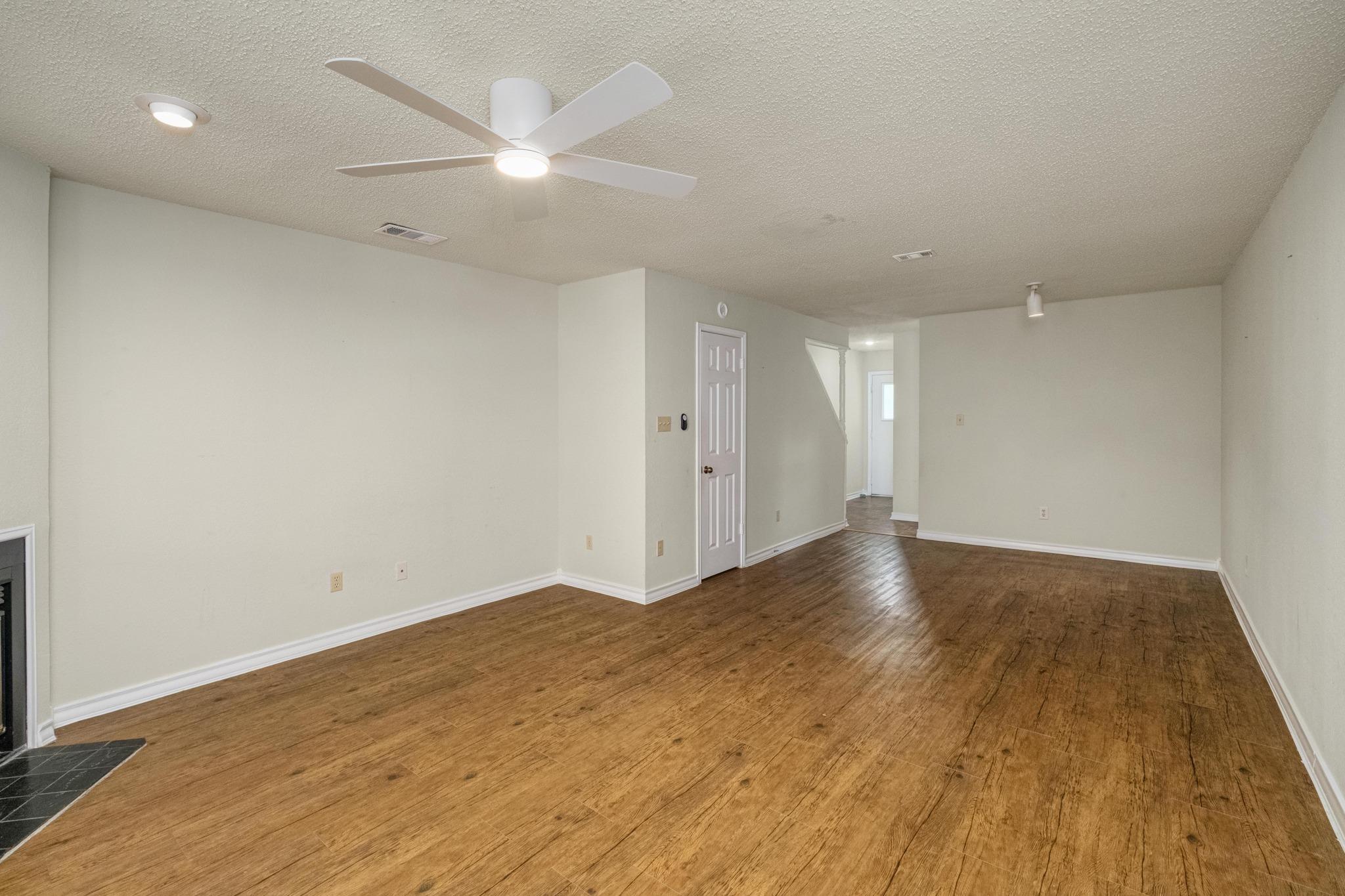 1404 Norwalk LN # 206