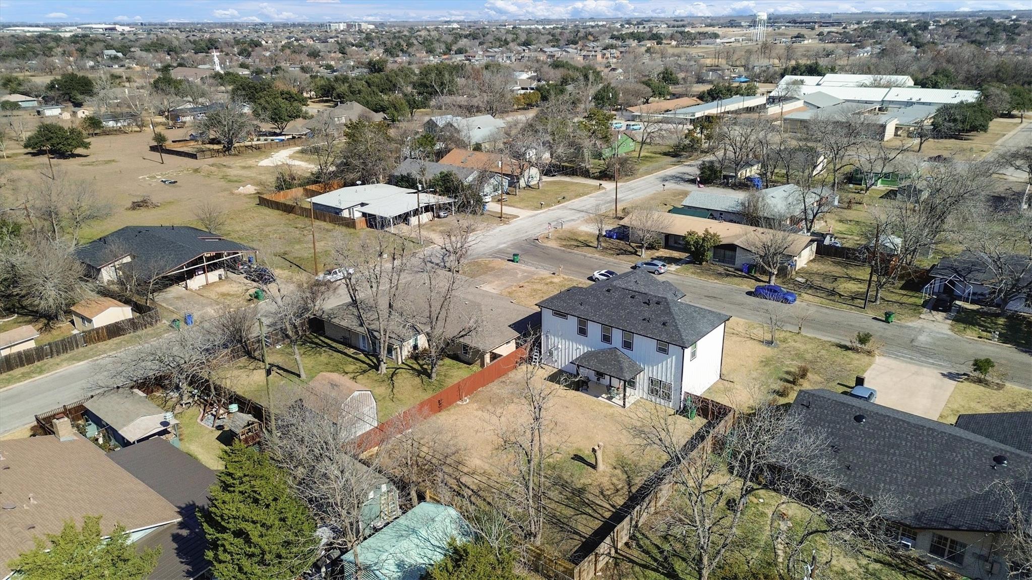 2307 Lathan LN