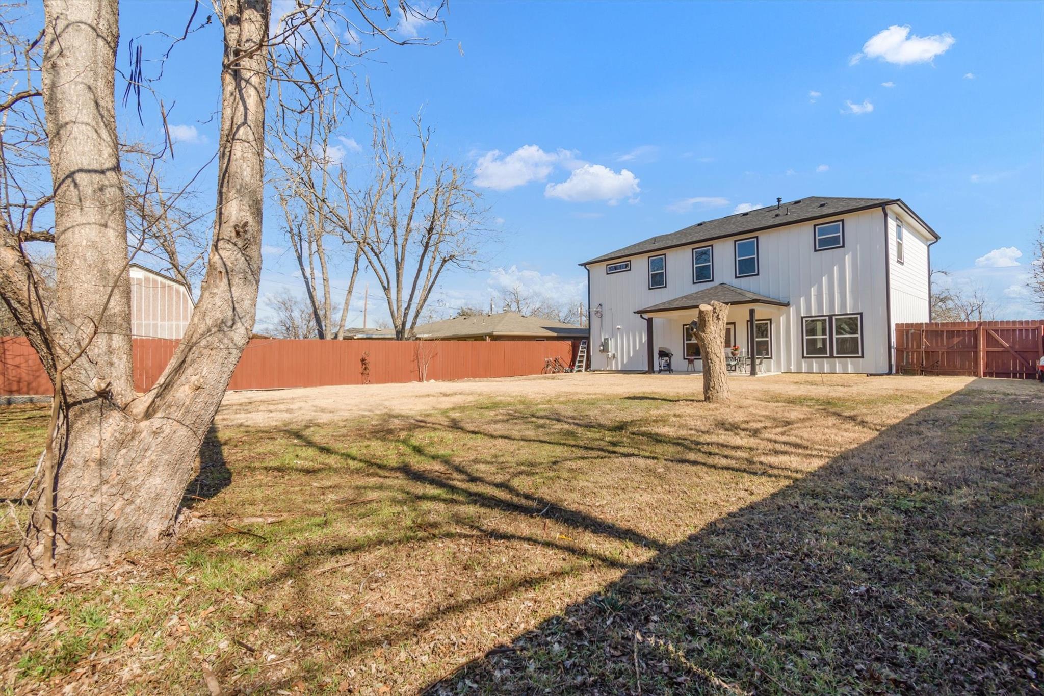 2307 Lathan LN