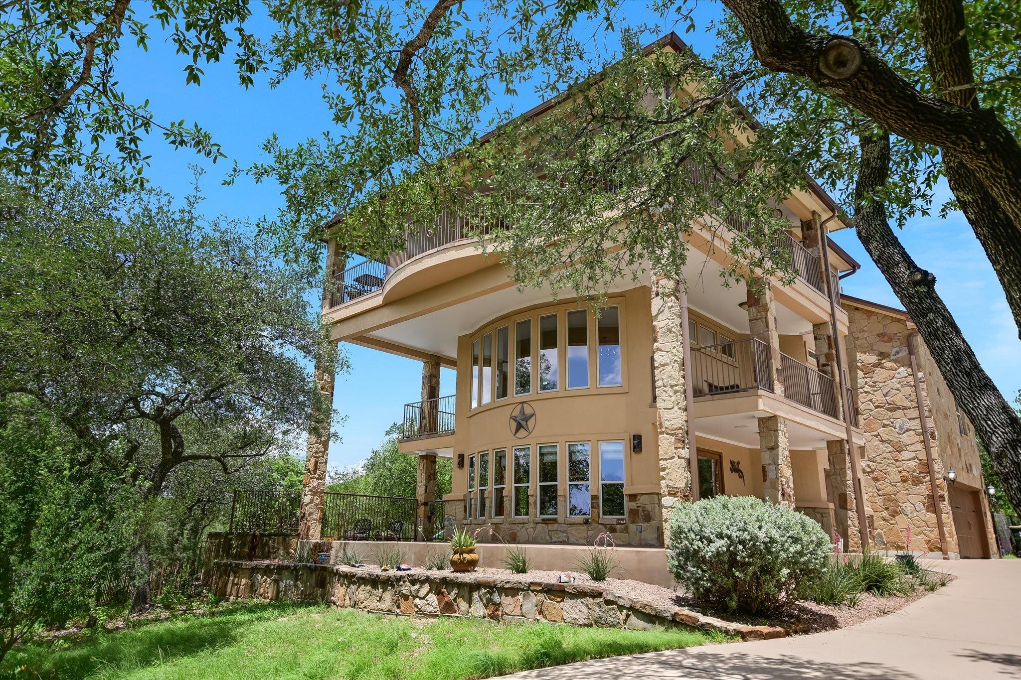 15936 Booth CIR