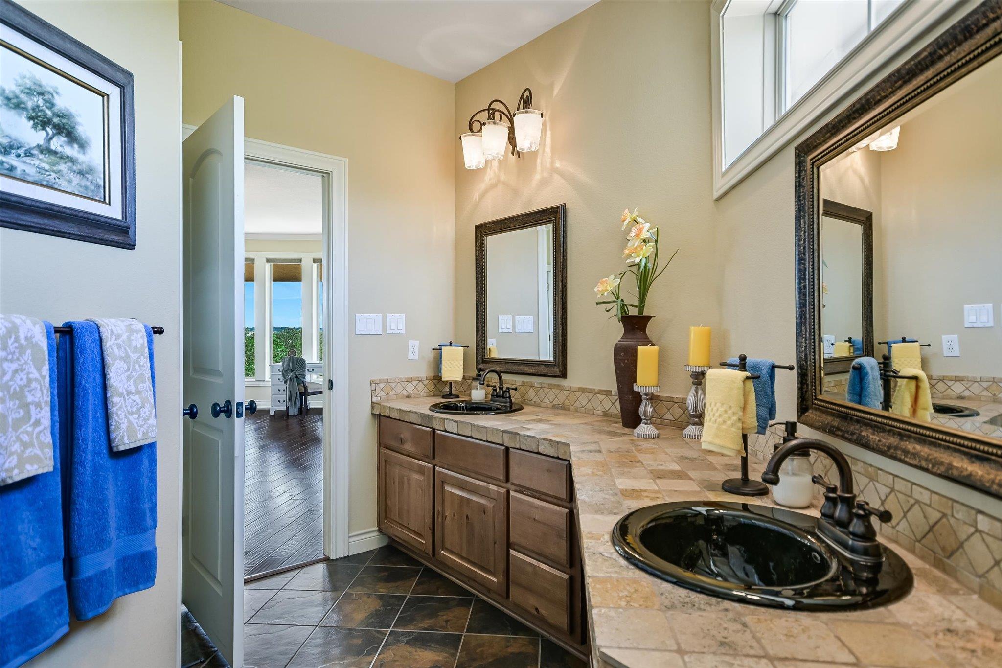 15936 Booth CIR