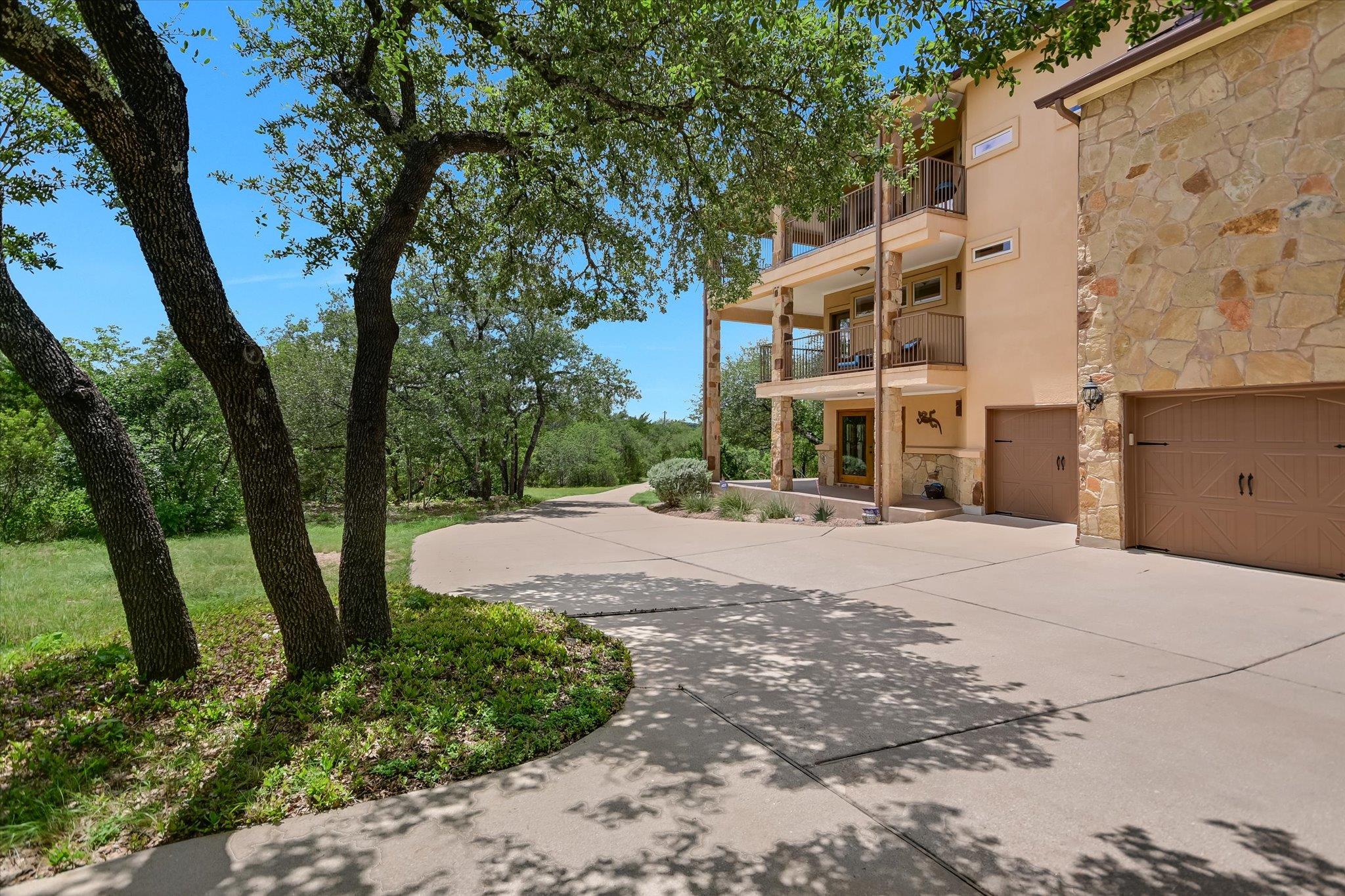 15936 Booth CIR