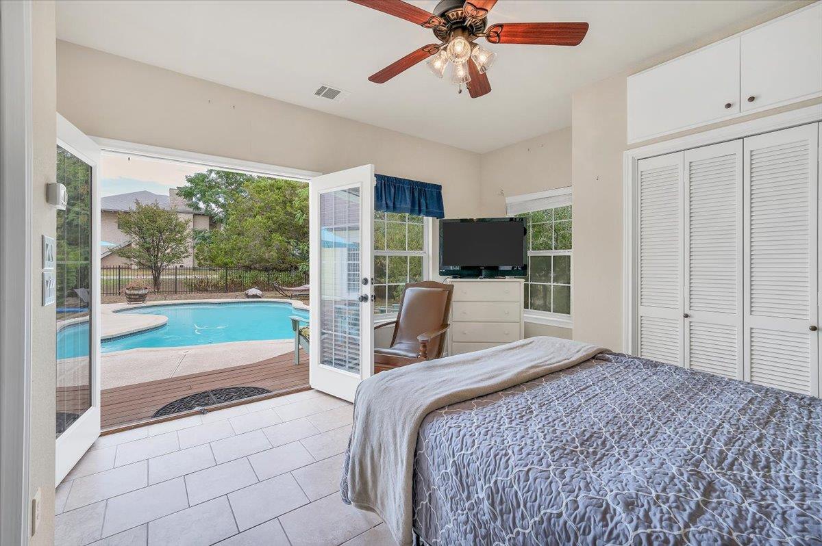 18609 Venture DR