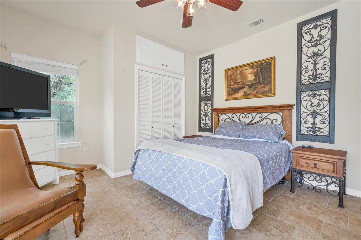 18609 Venture DR