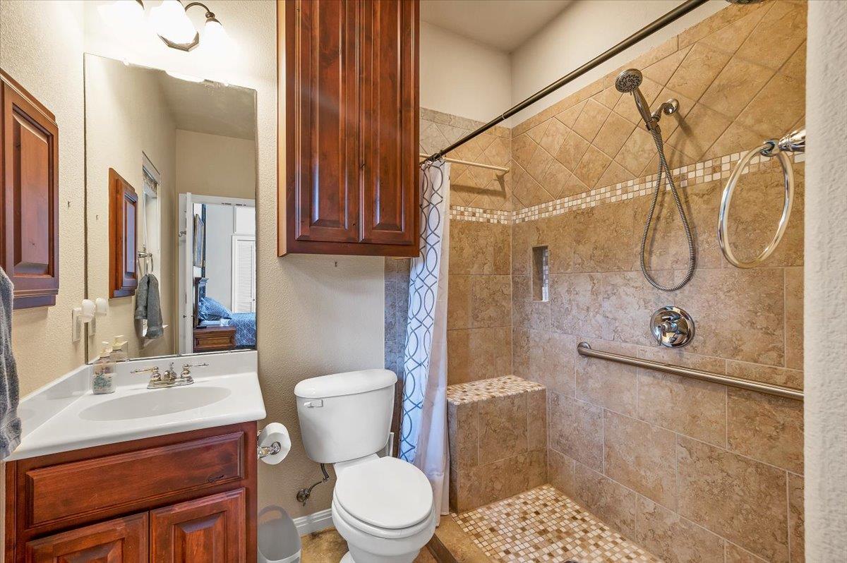 18609 Venture DR