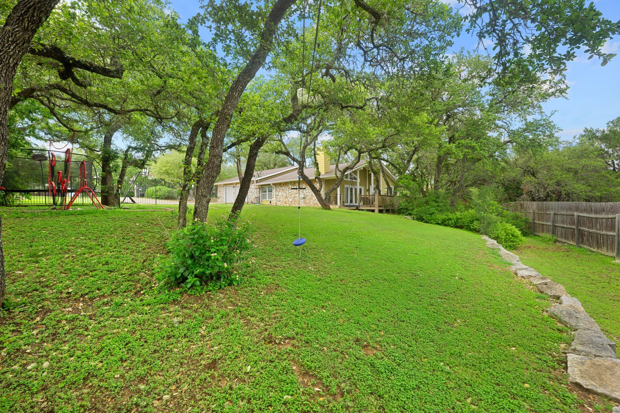 1211 Falcon Ledge DR