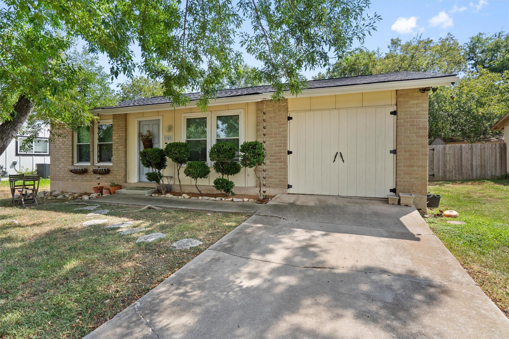 3303 Plantation RD