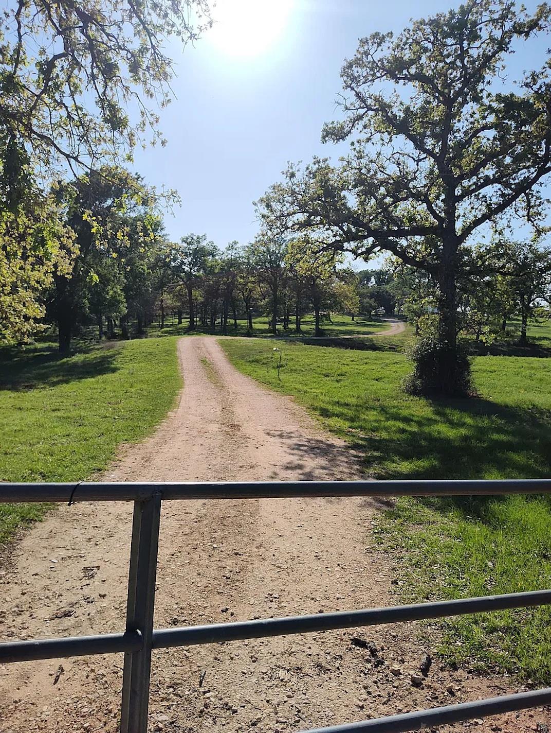 1103 Private Road 7015