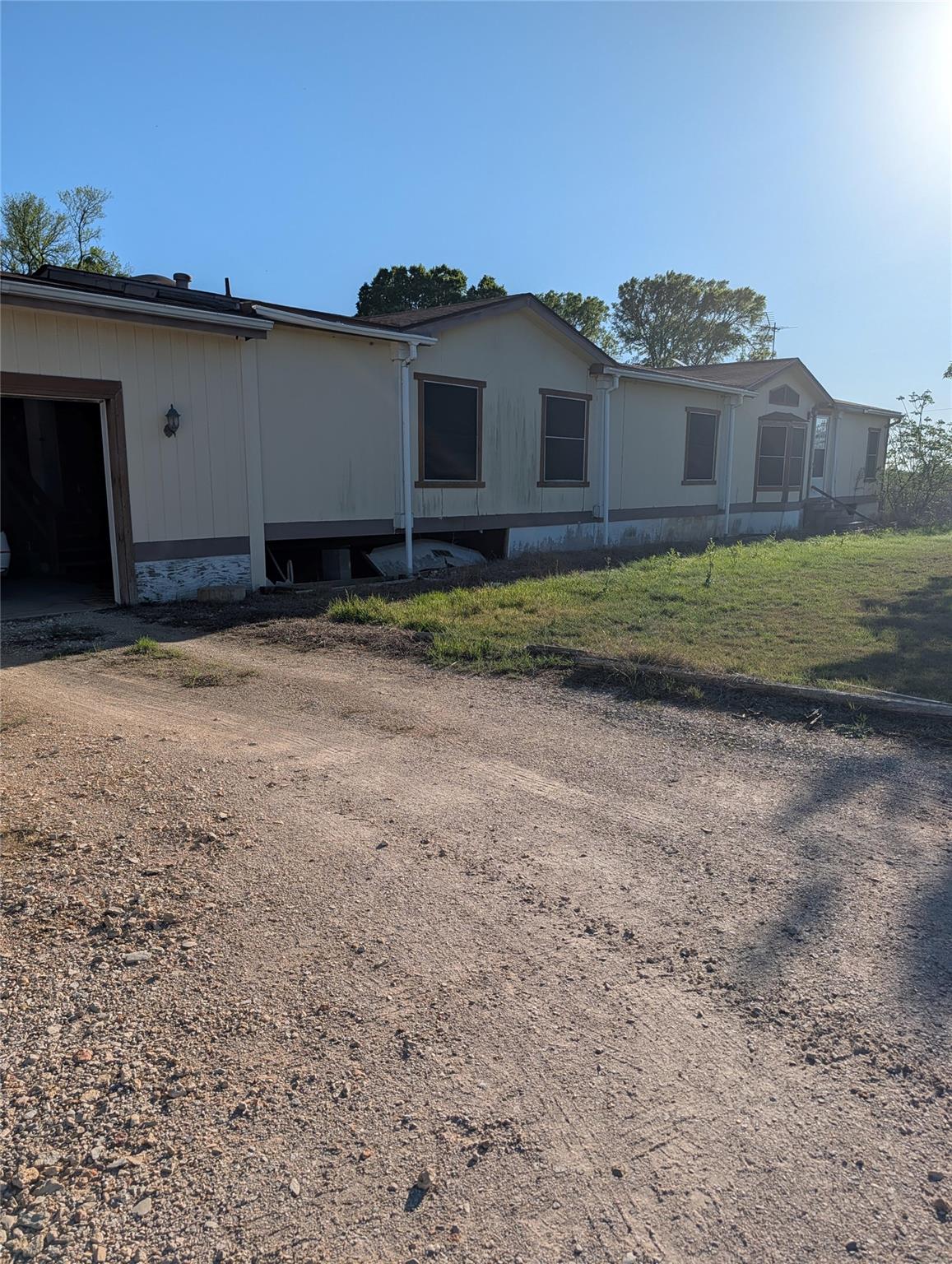 1103 Private Road 7015