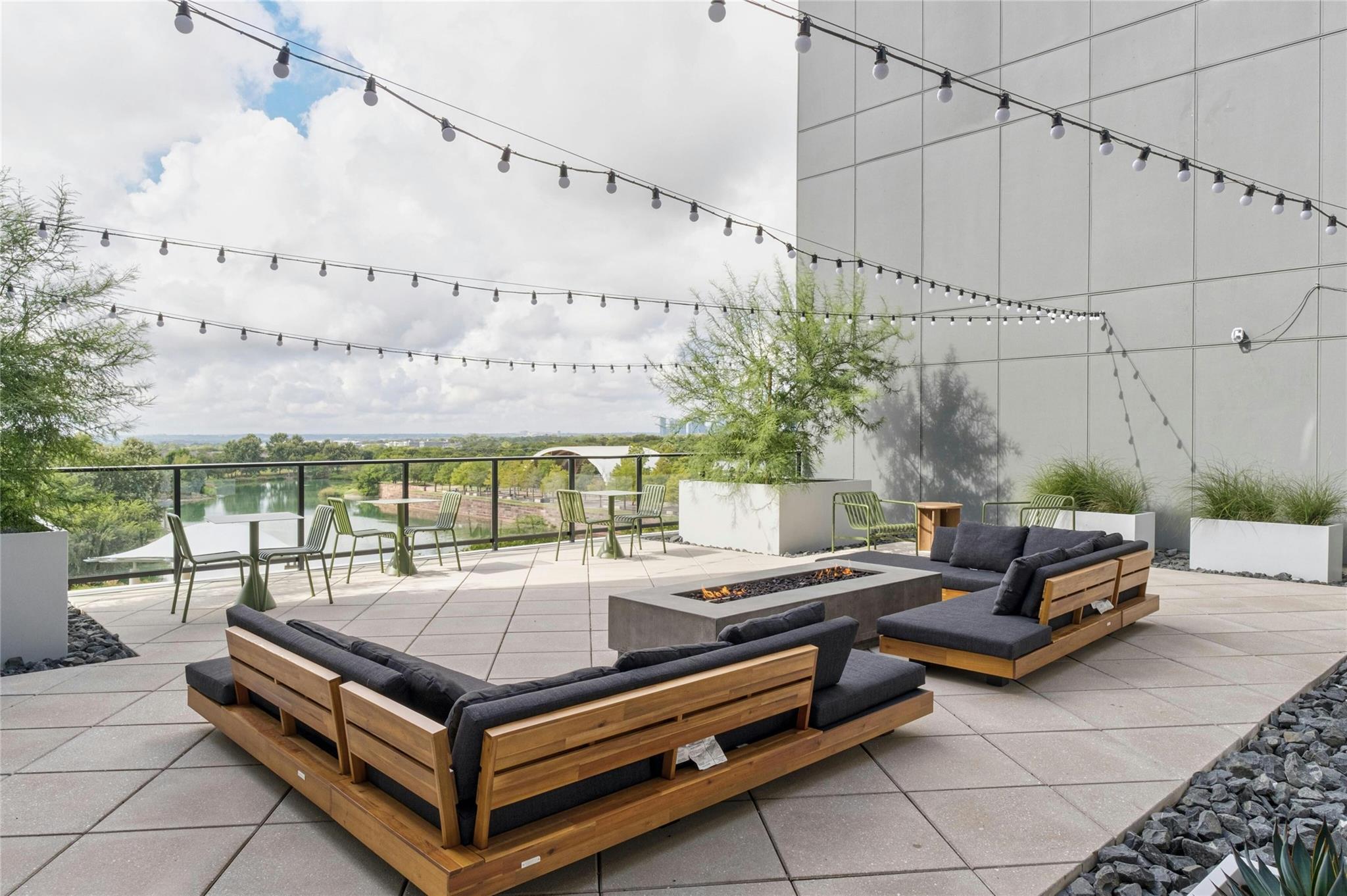 1701 Simond Ave # 644