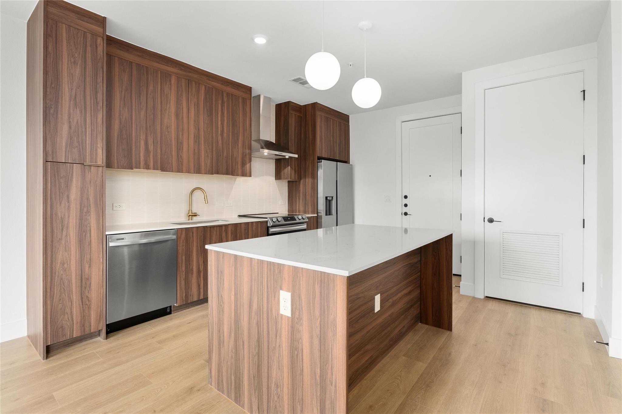 1701 Simond Ave # 644