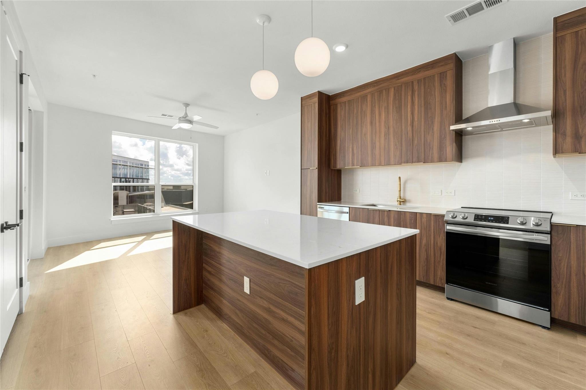 1701 Simond Ave # 644