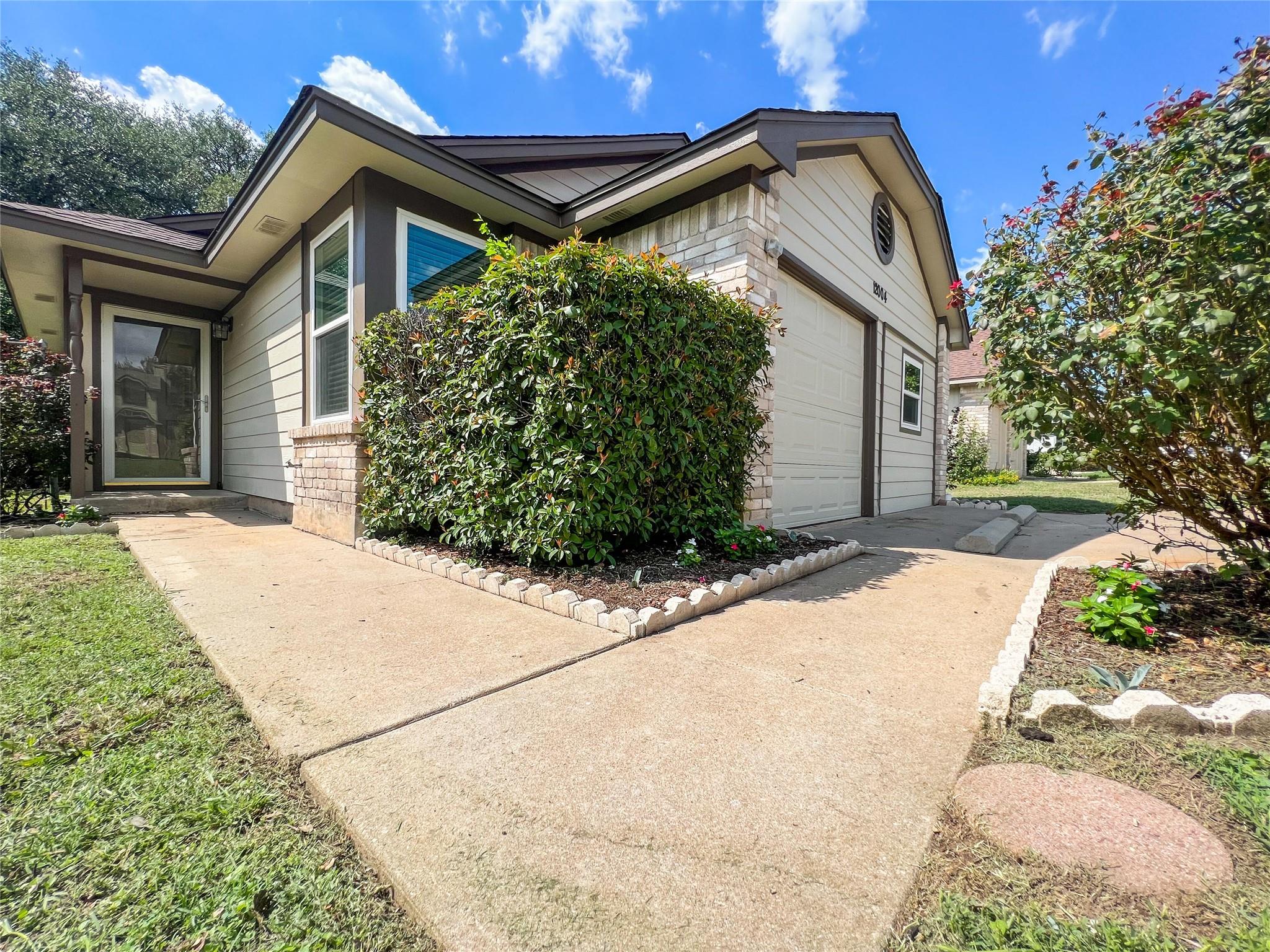 12004 Thompkins DR