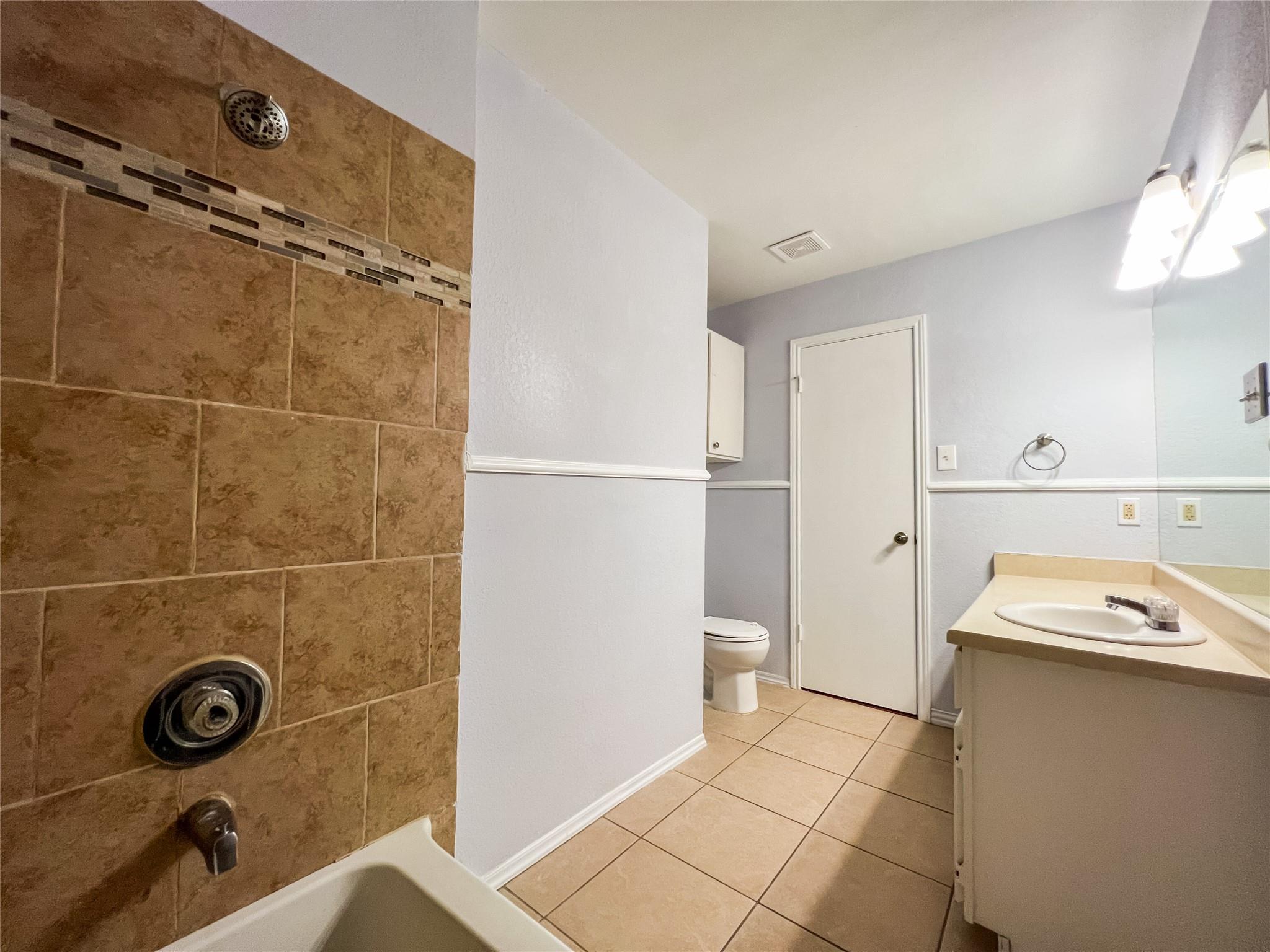 12004 Thompkins DR