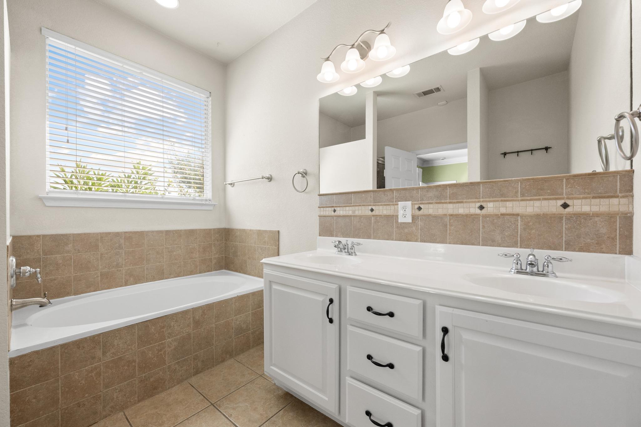 10210 Twin Lake LOOP