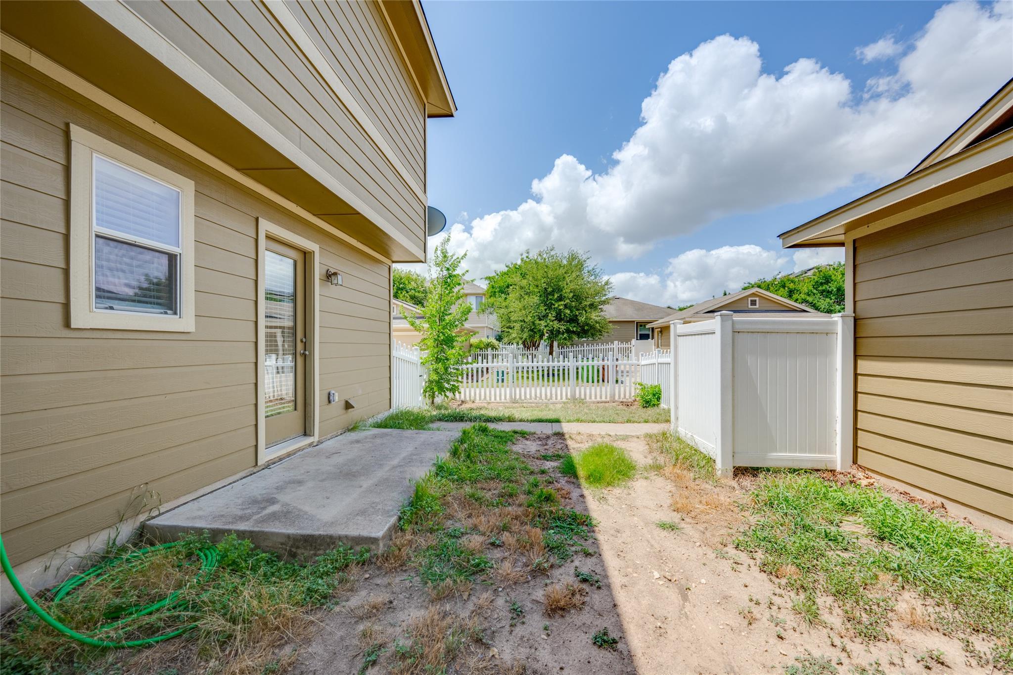 524 Rolling Oak DR