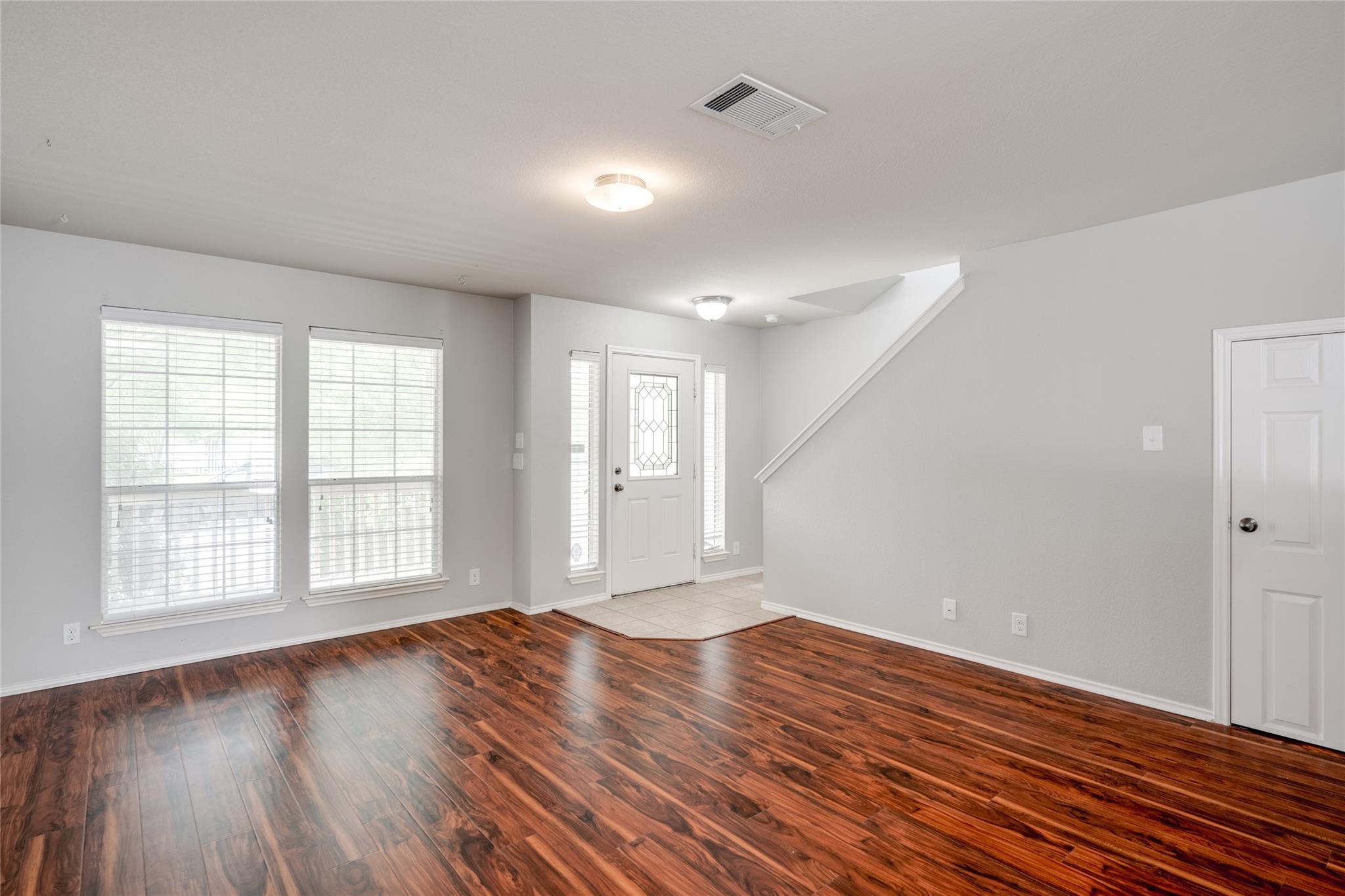 524 Rolling Oak DR