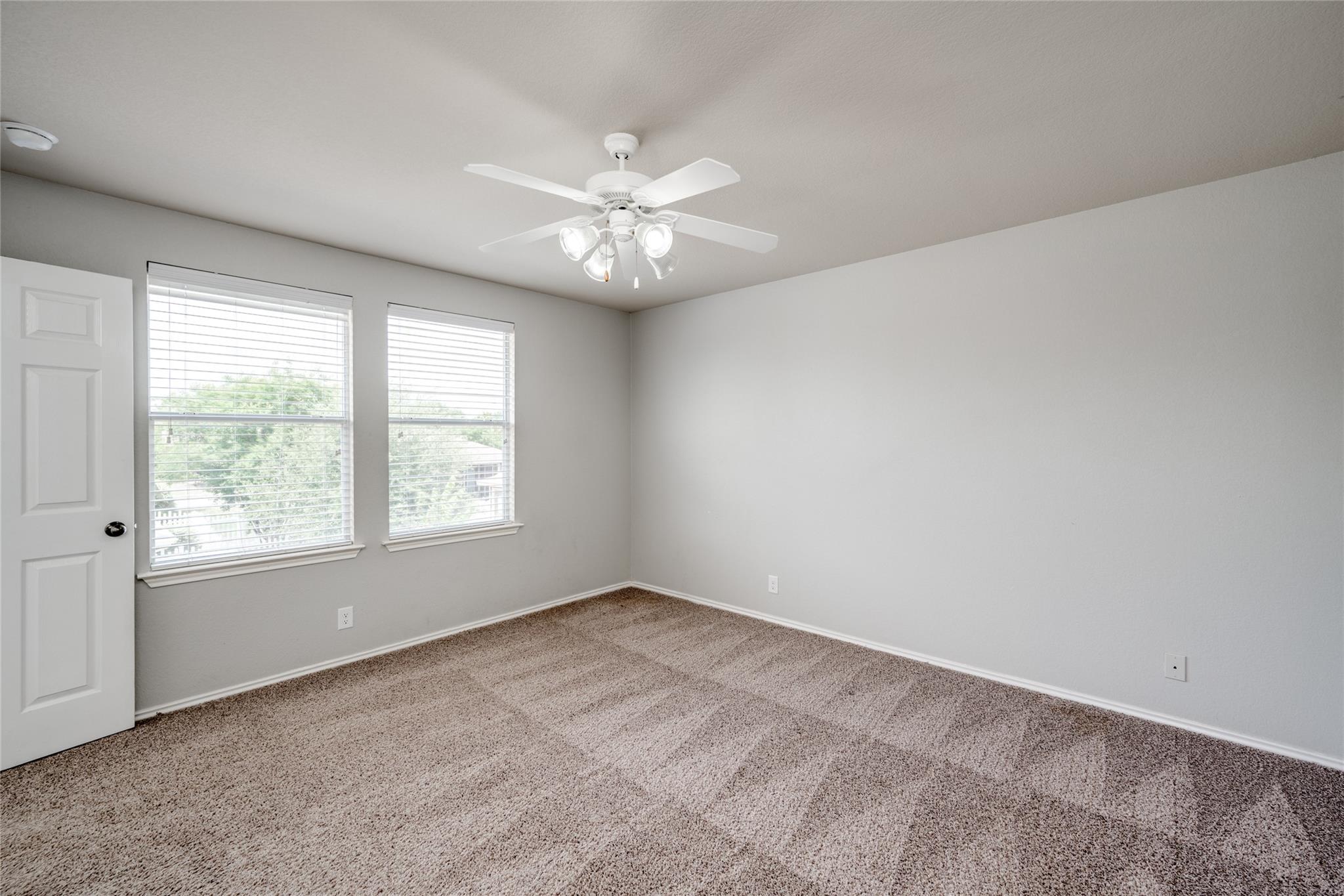 524 Rolling Oak DR