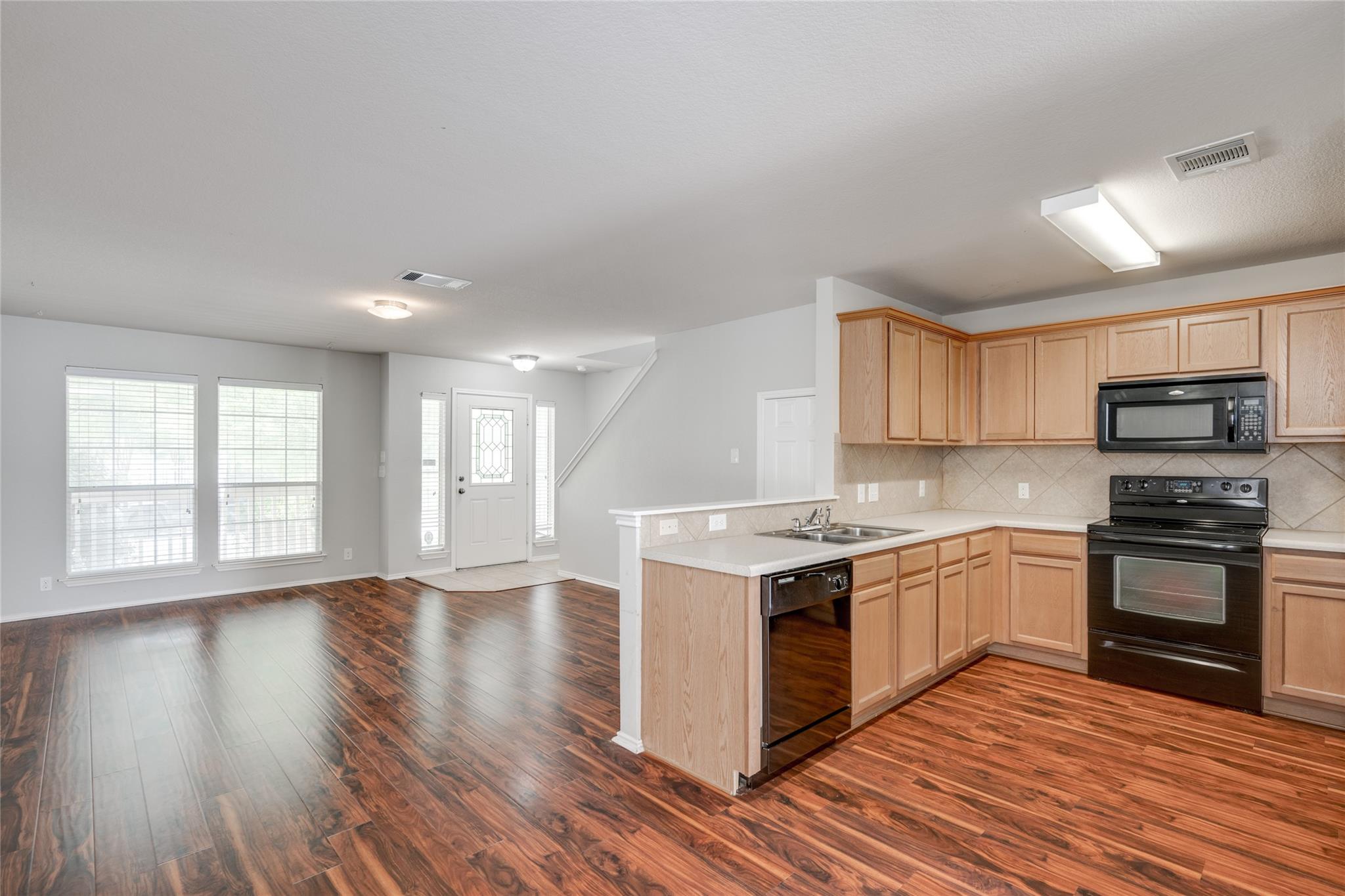 524 Rolling Oak DR