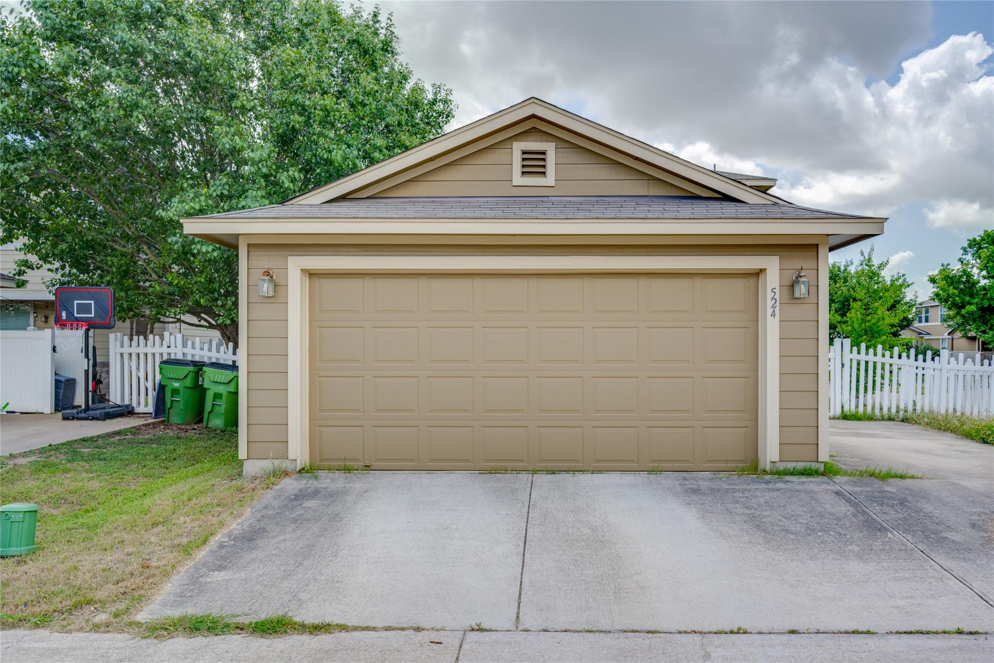524 Rolling Oak DR