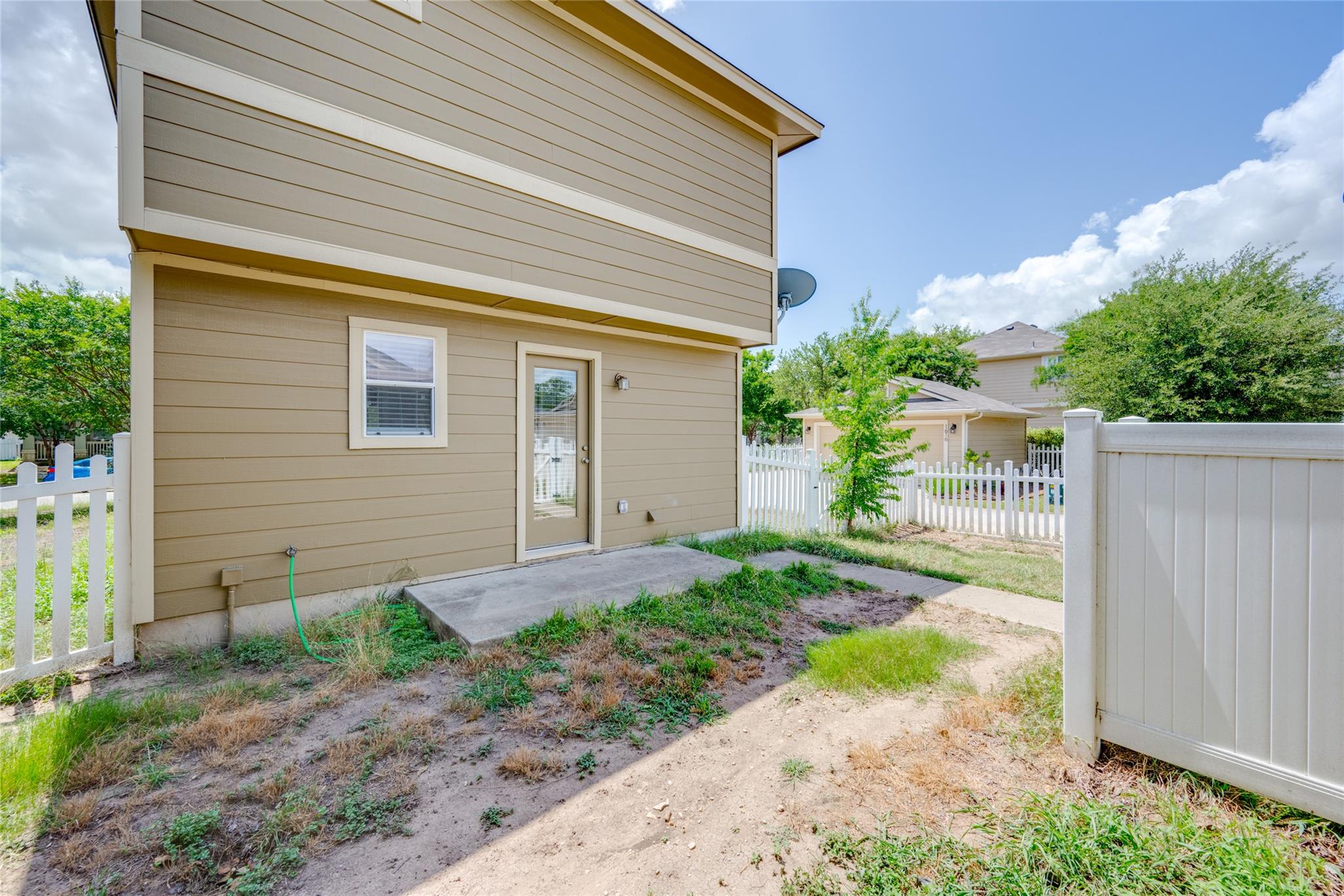 524 Rolling Oak DR