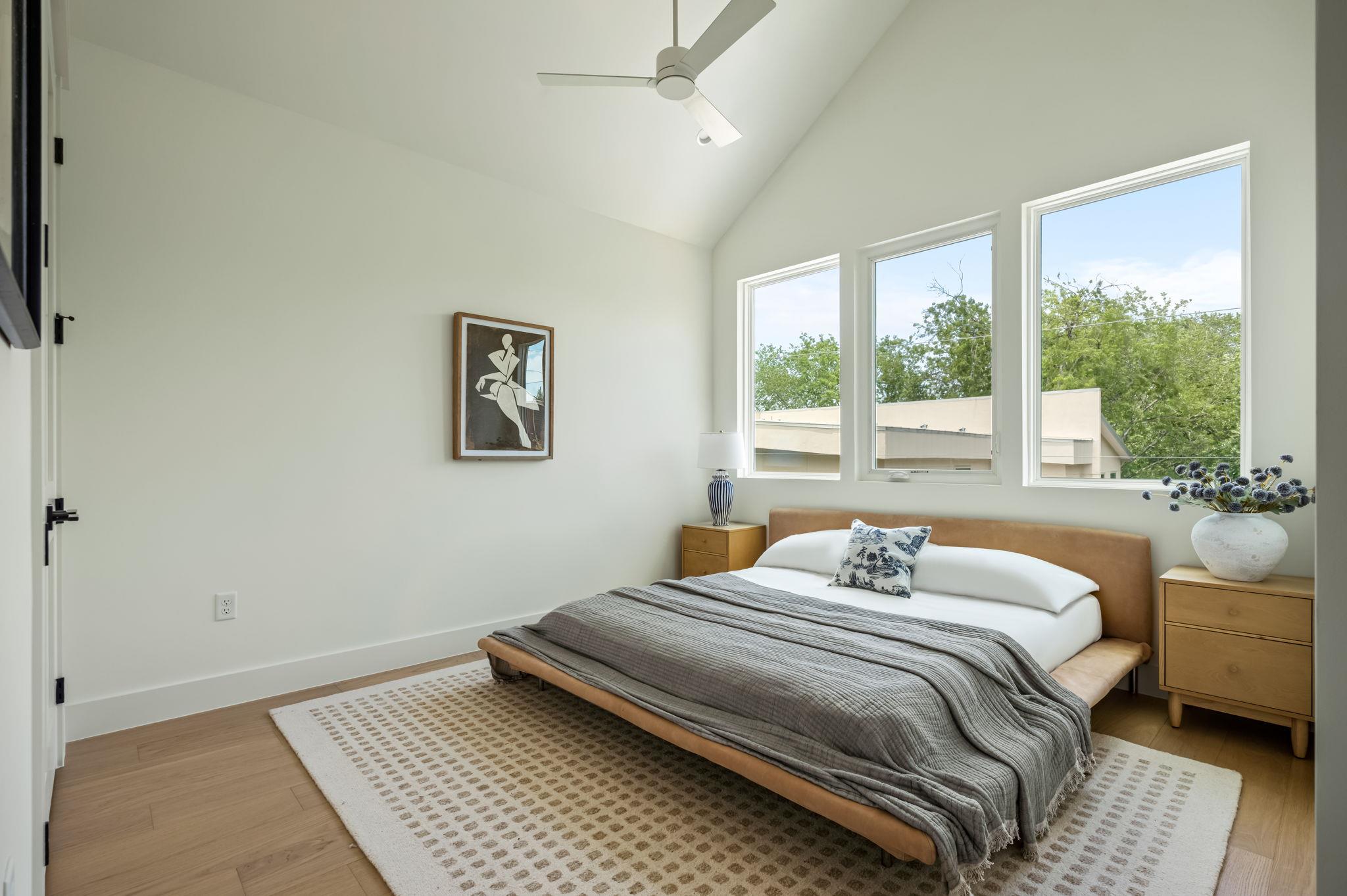 1004 Juanita Unit: II