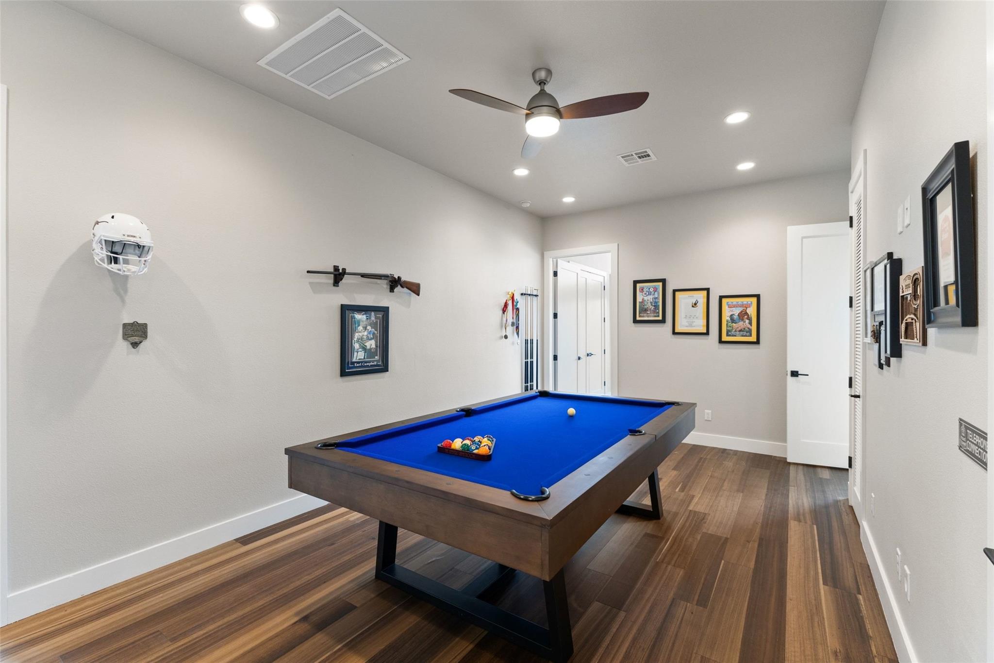 206 Waters View CT